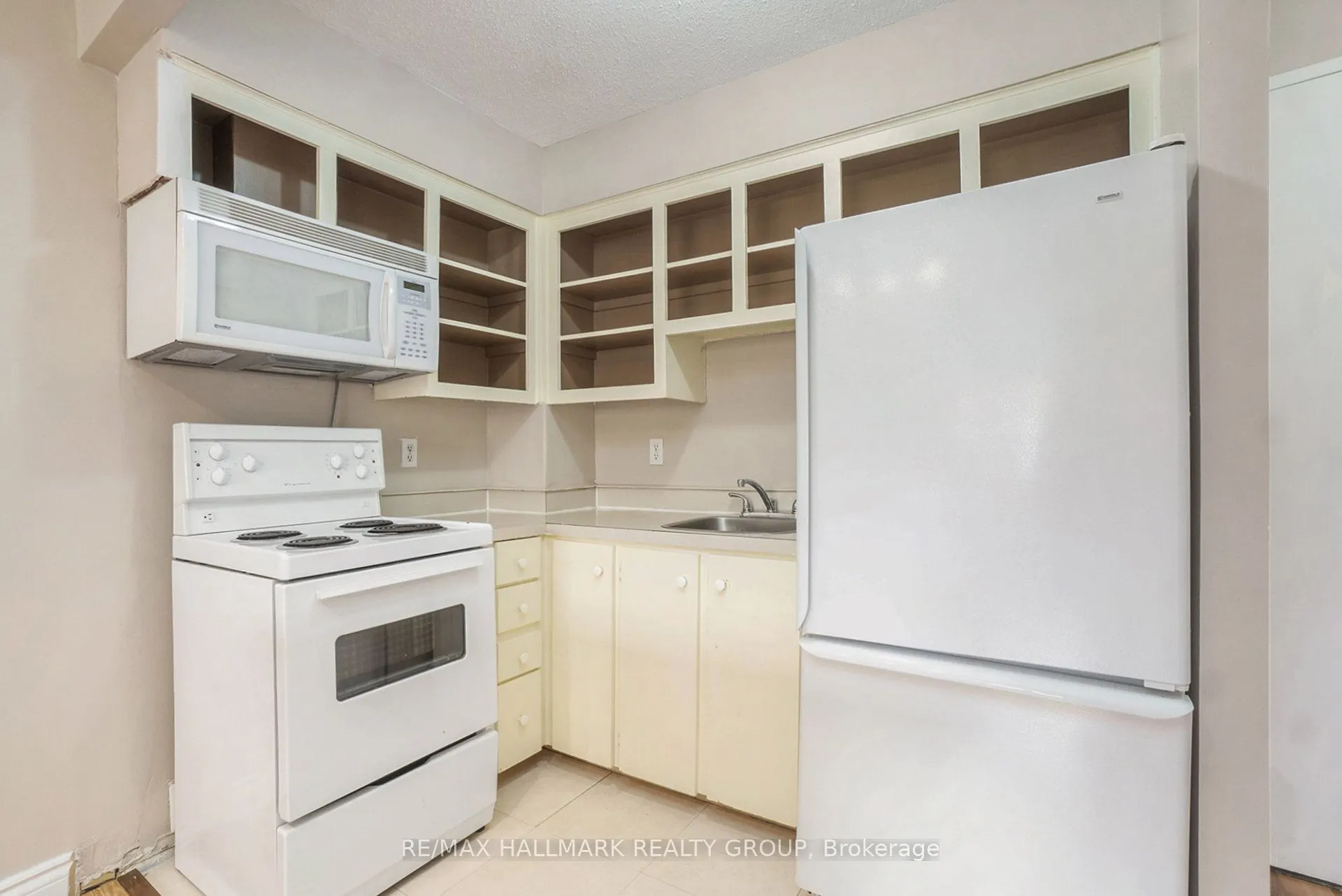 2041 Arrowsmith Dr. Drive