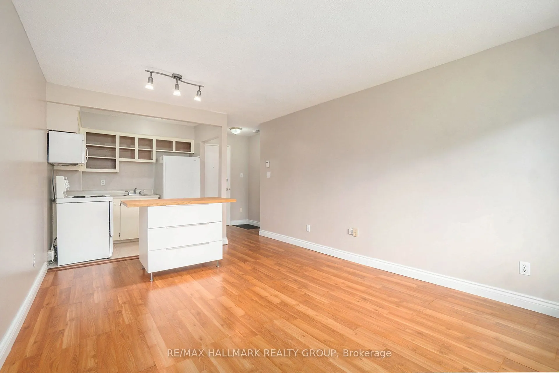 2041 Arrowsmith Dr. Drive