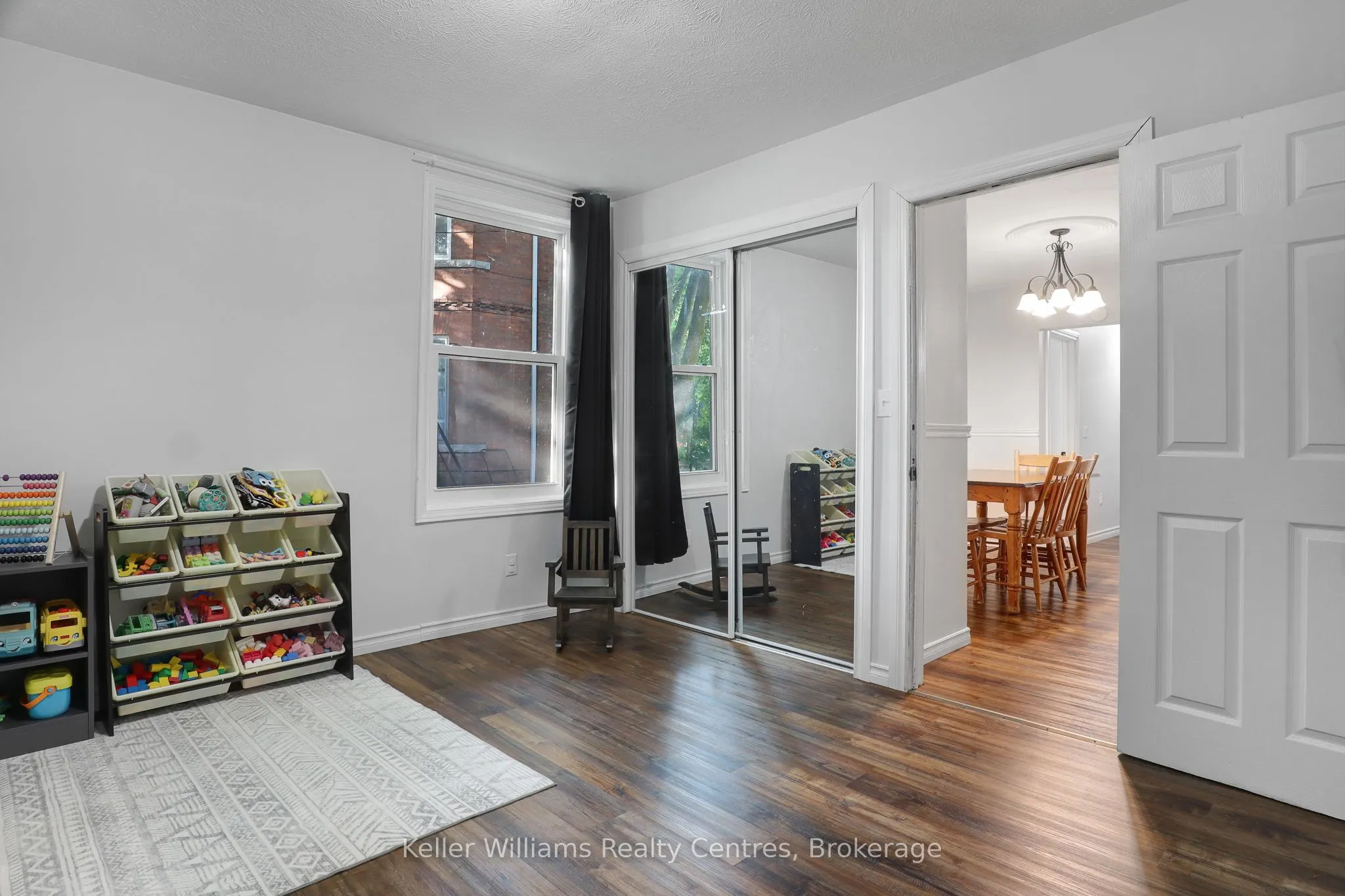 31 Yonge Street S