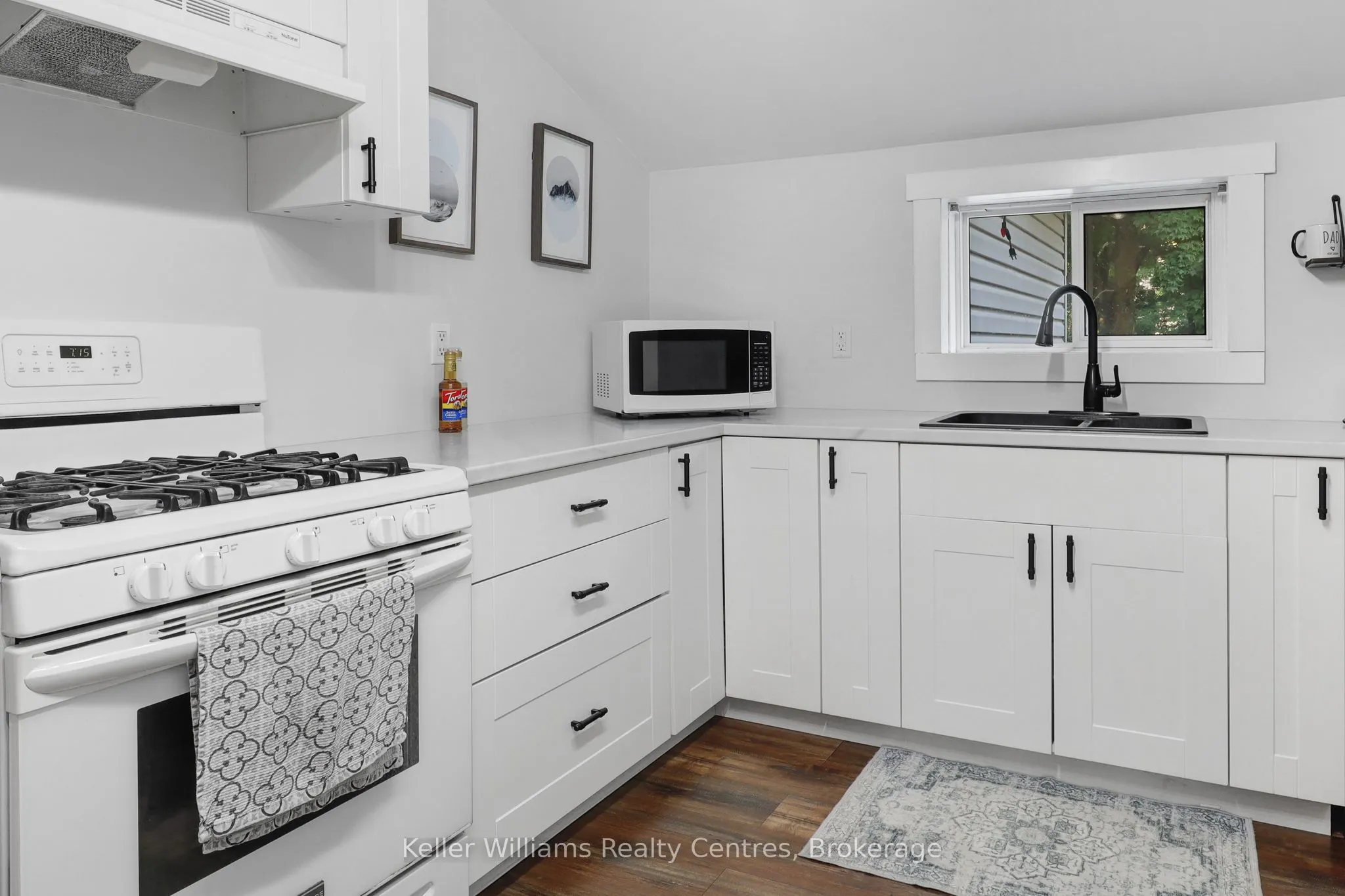 31 Yonge Street S