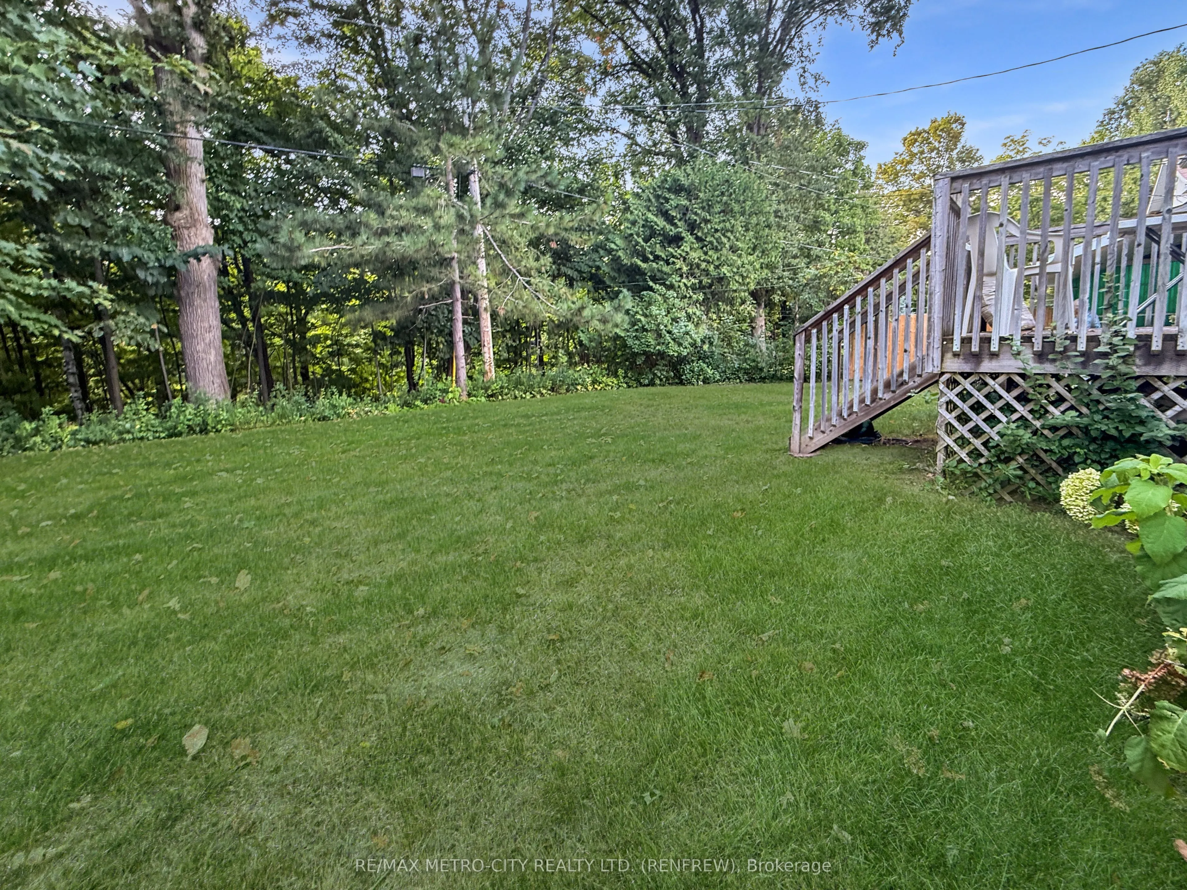 38 Francis Street S