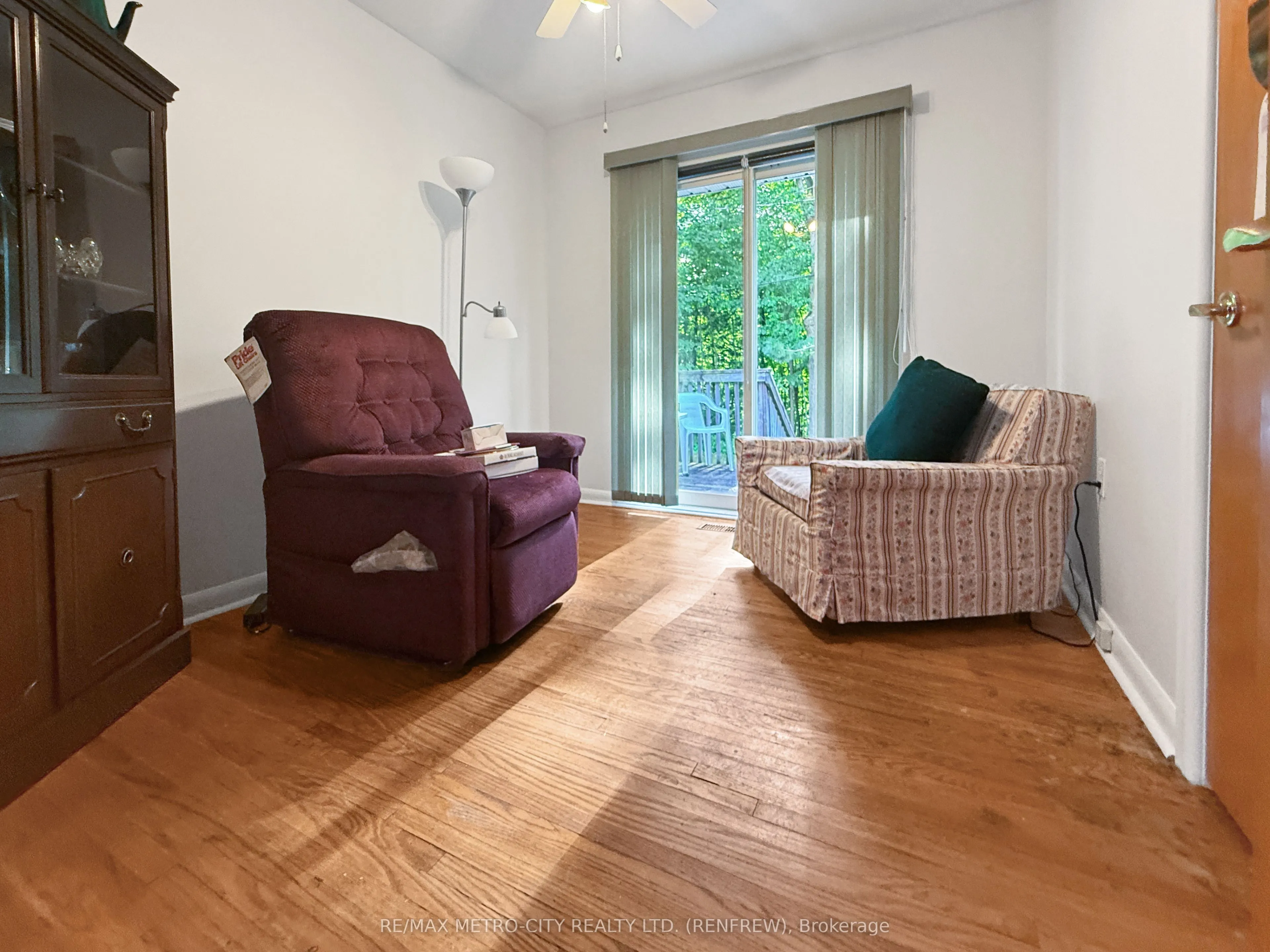 38 Francis Street S