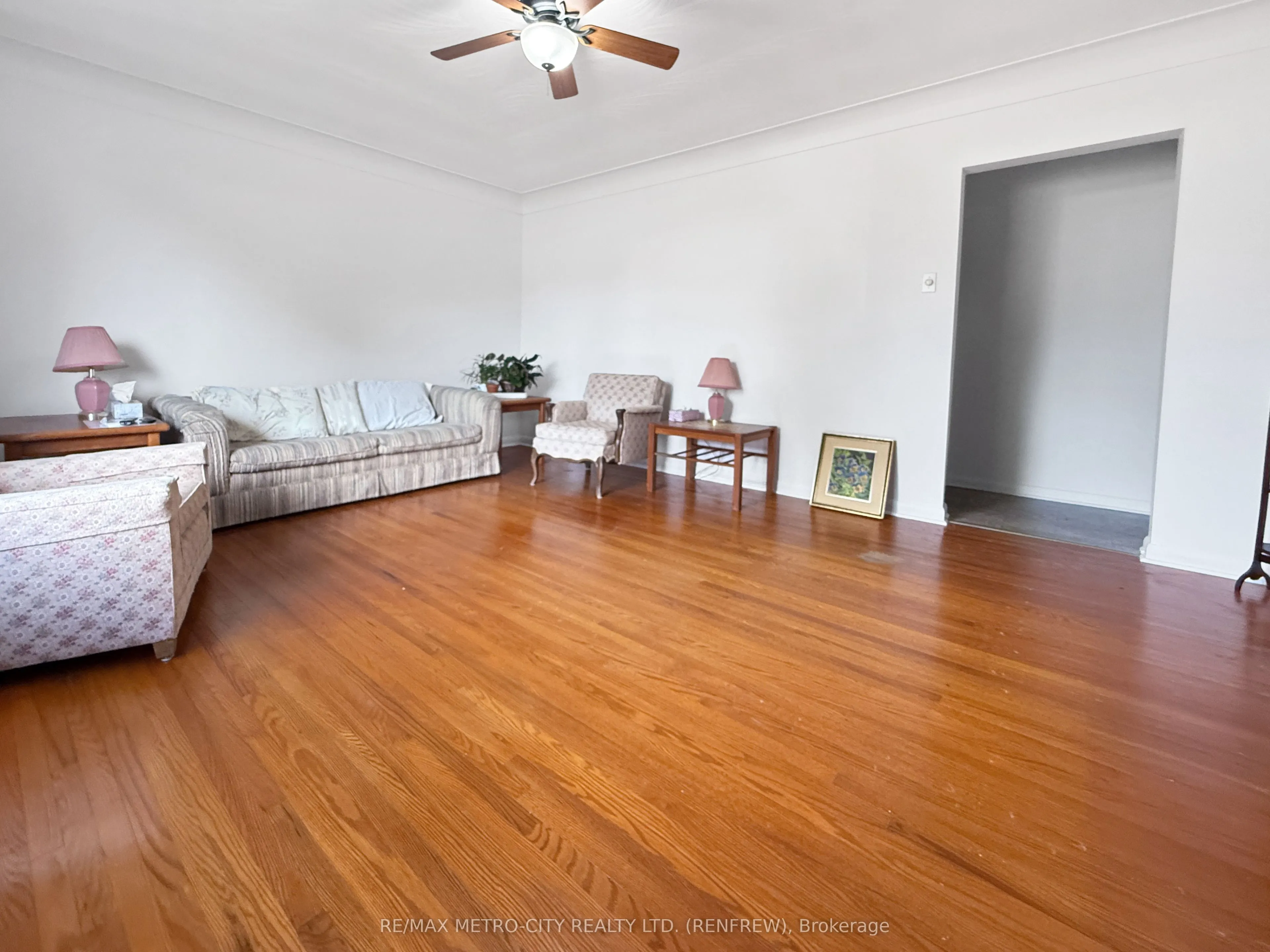 38 Francis Street S