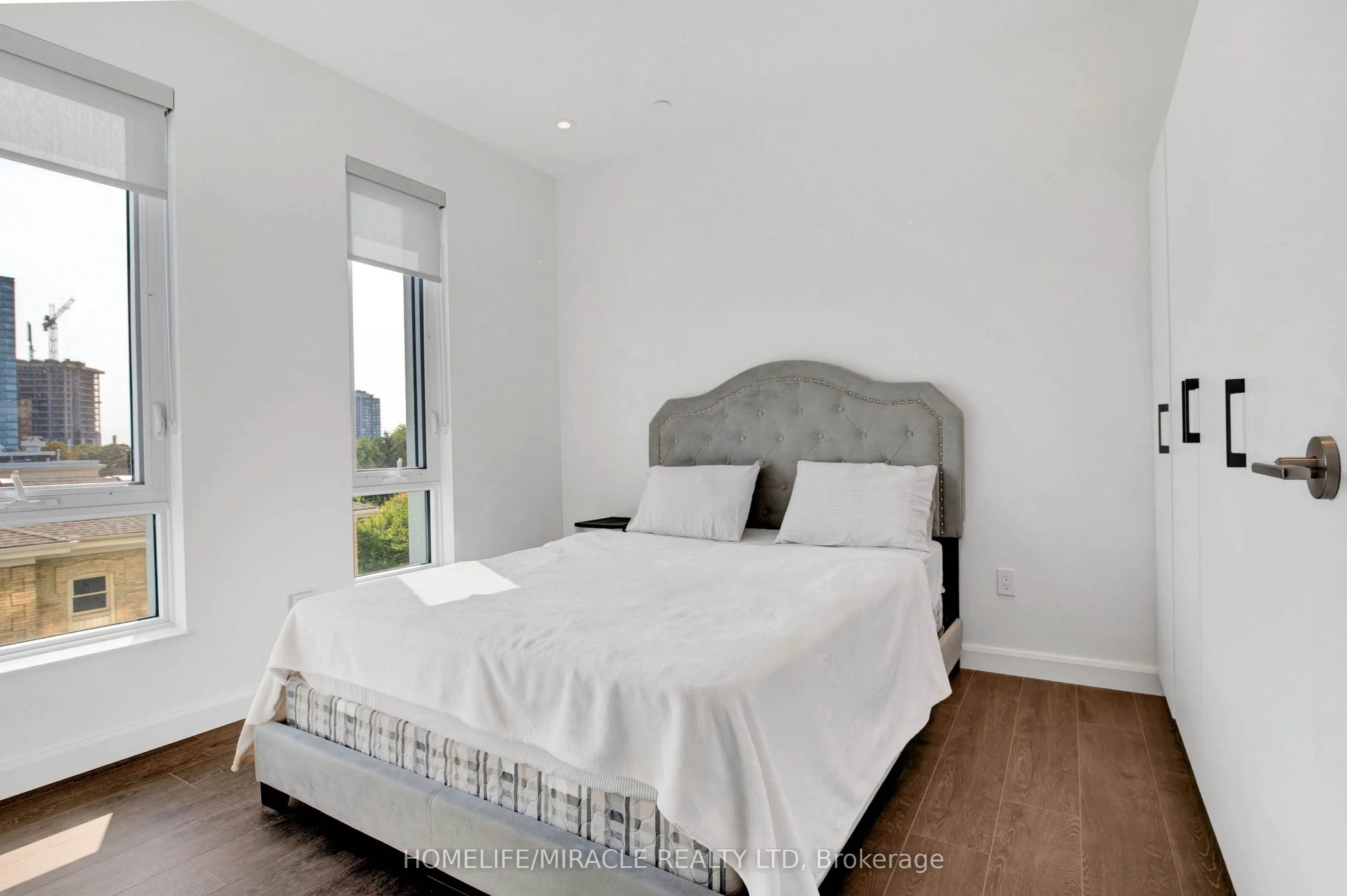 741 King Street W, #401