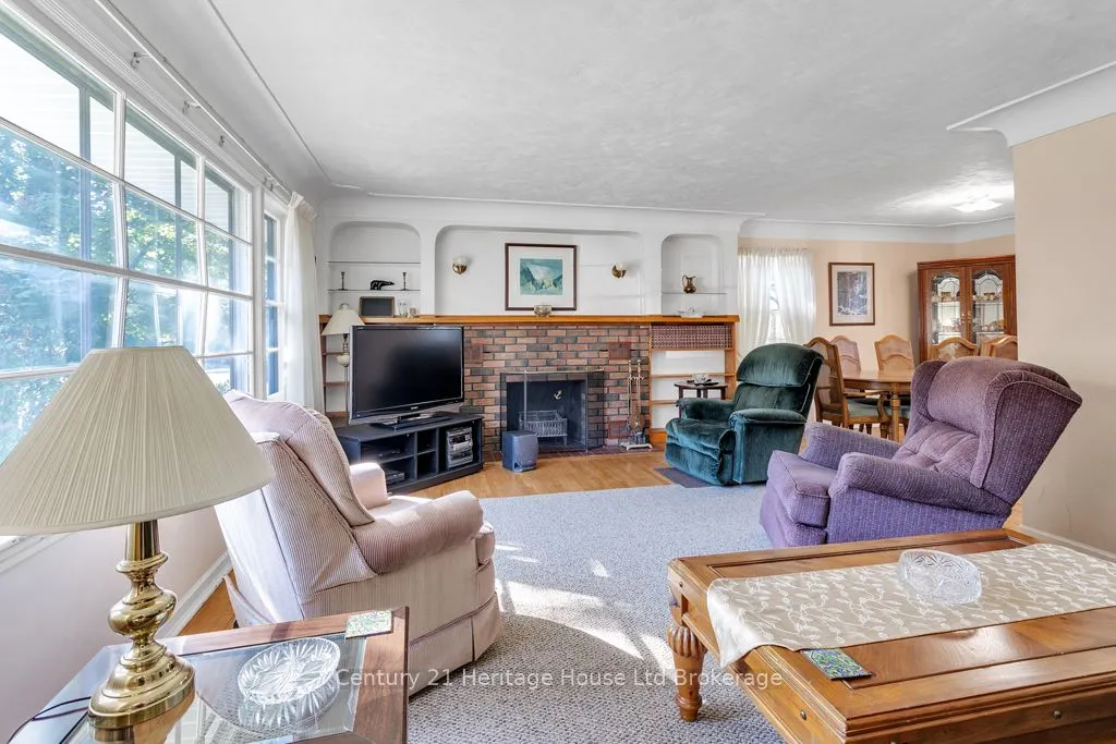 10 Parkside Drive