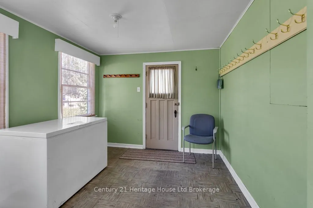 10 Parkside Drive
