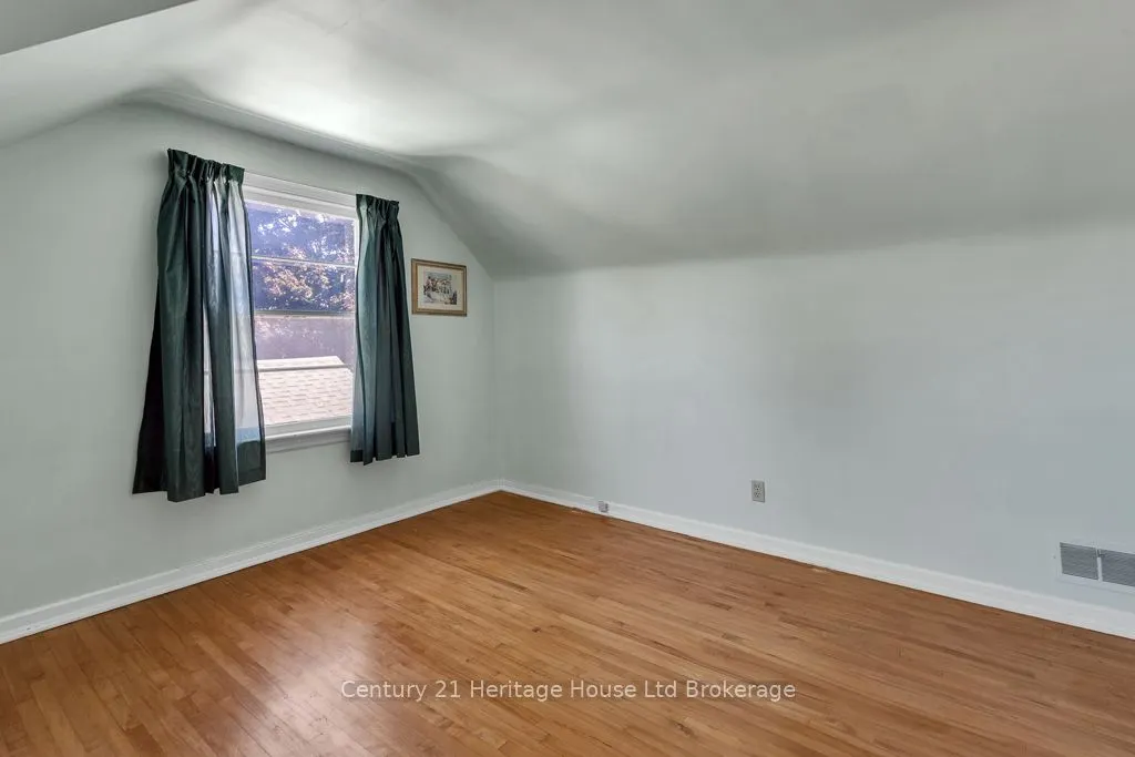 10 Parkside Drive