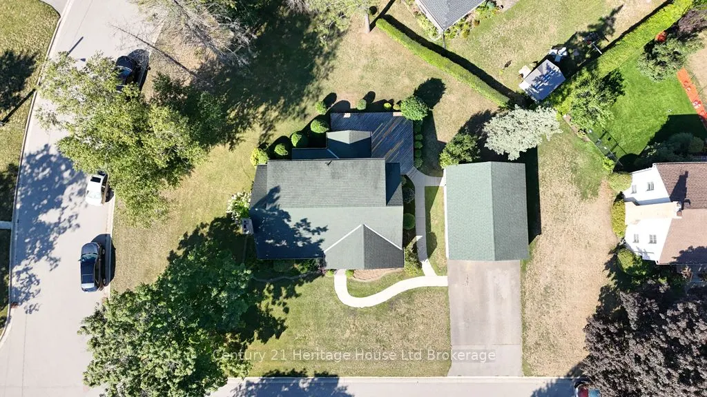 10 Parkside Drive