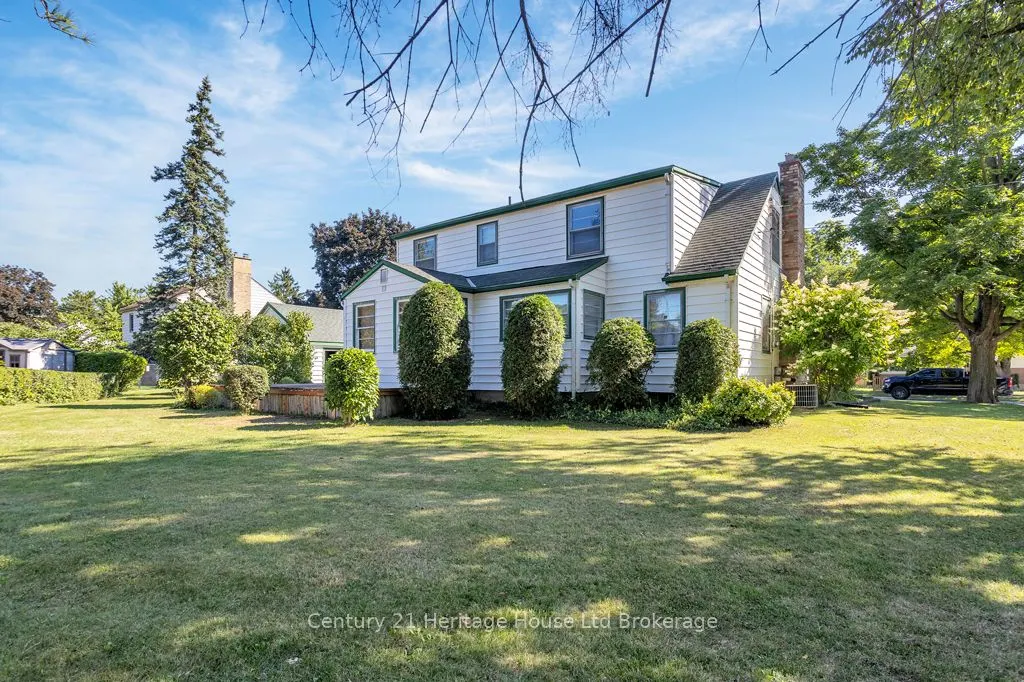 10 Parkside Drive