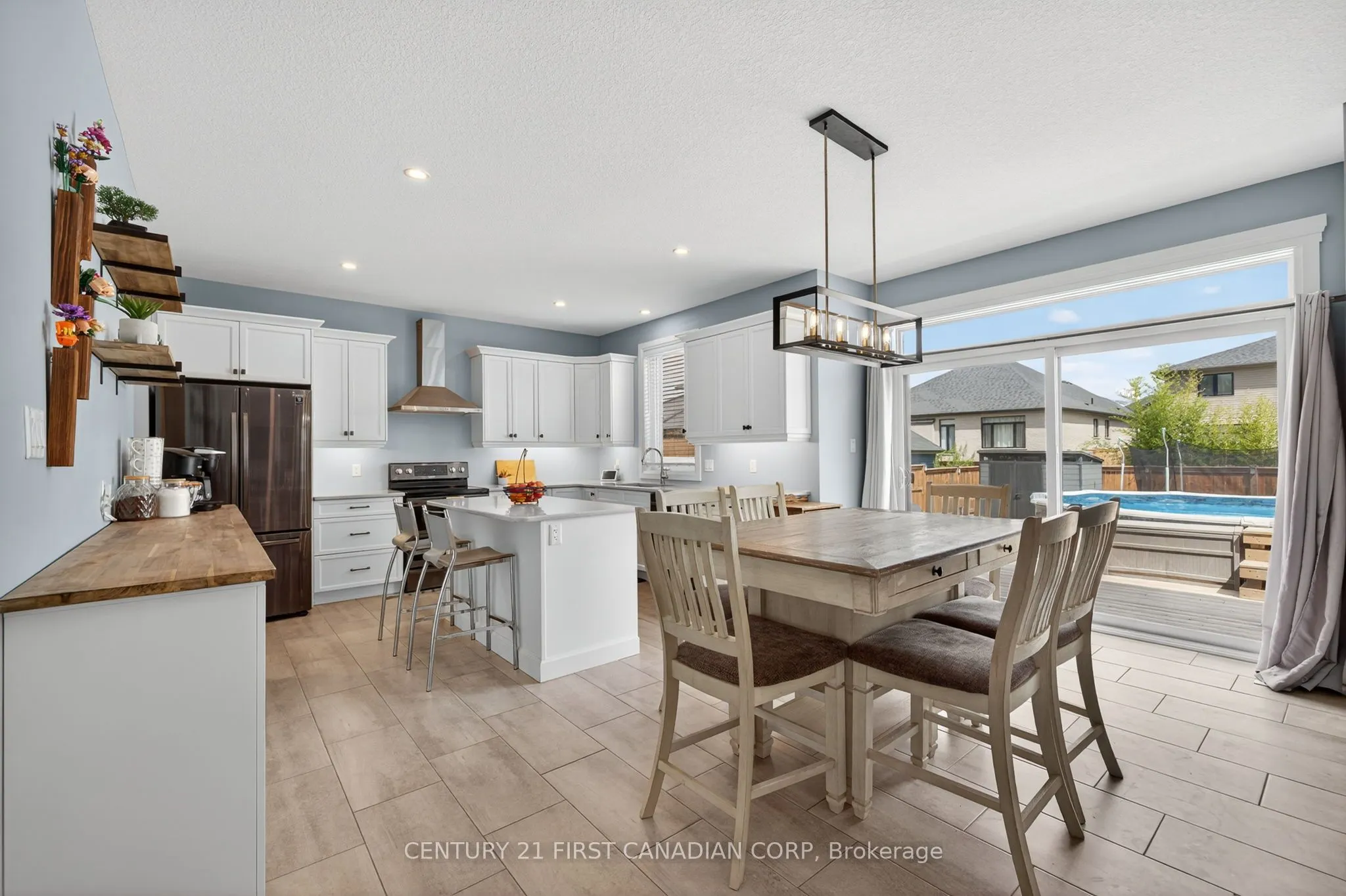 99 Thames Springs Crescent