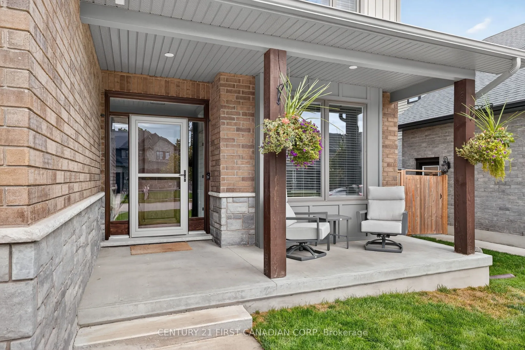 99 Thames Springs Crescent