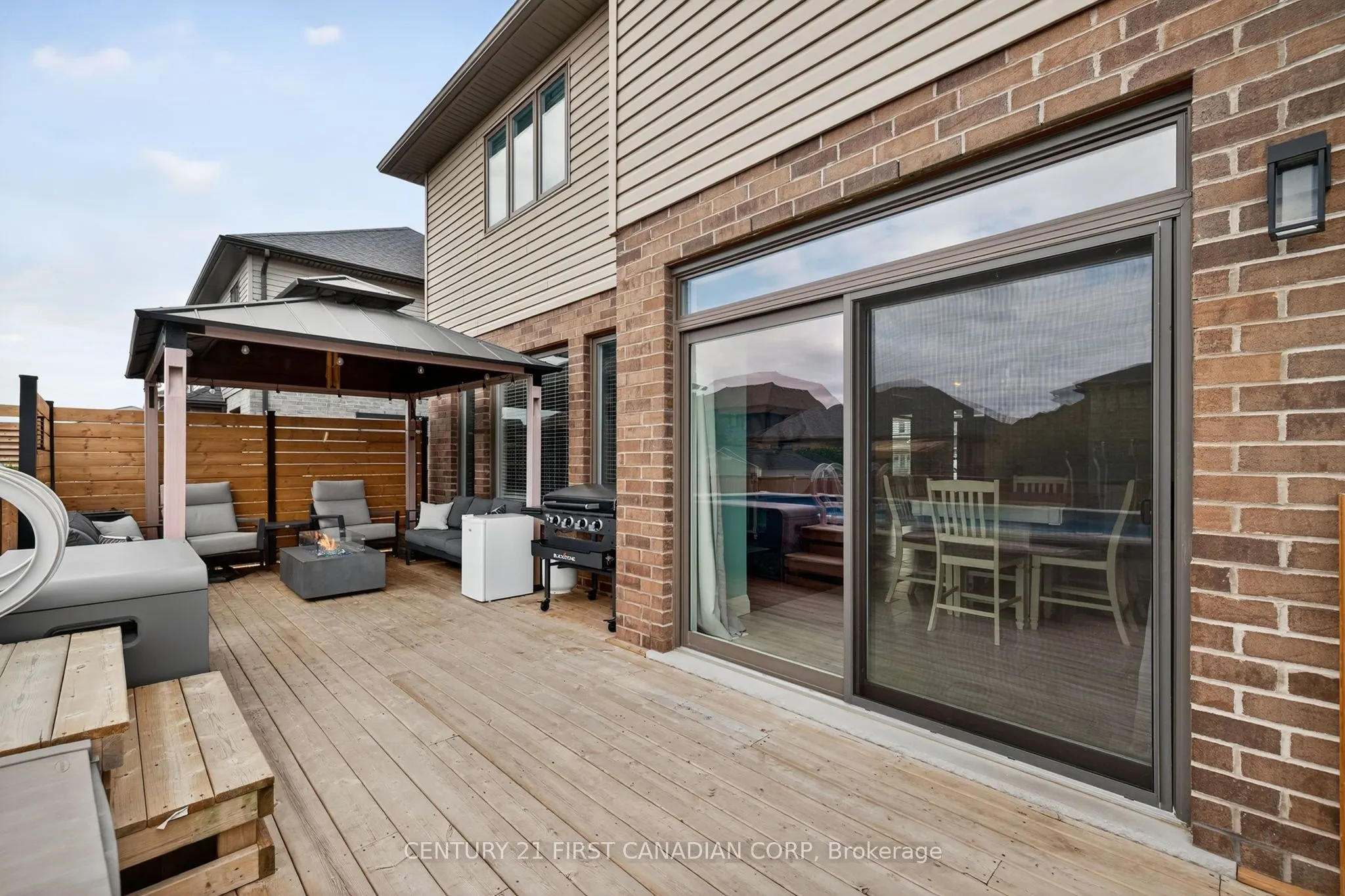 99 Thames Springs Crescent