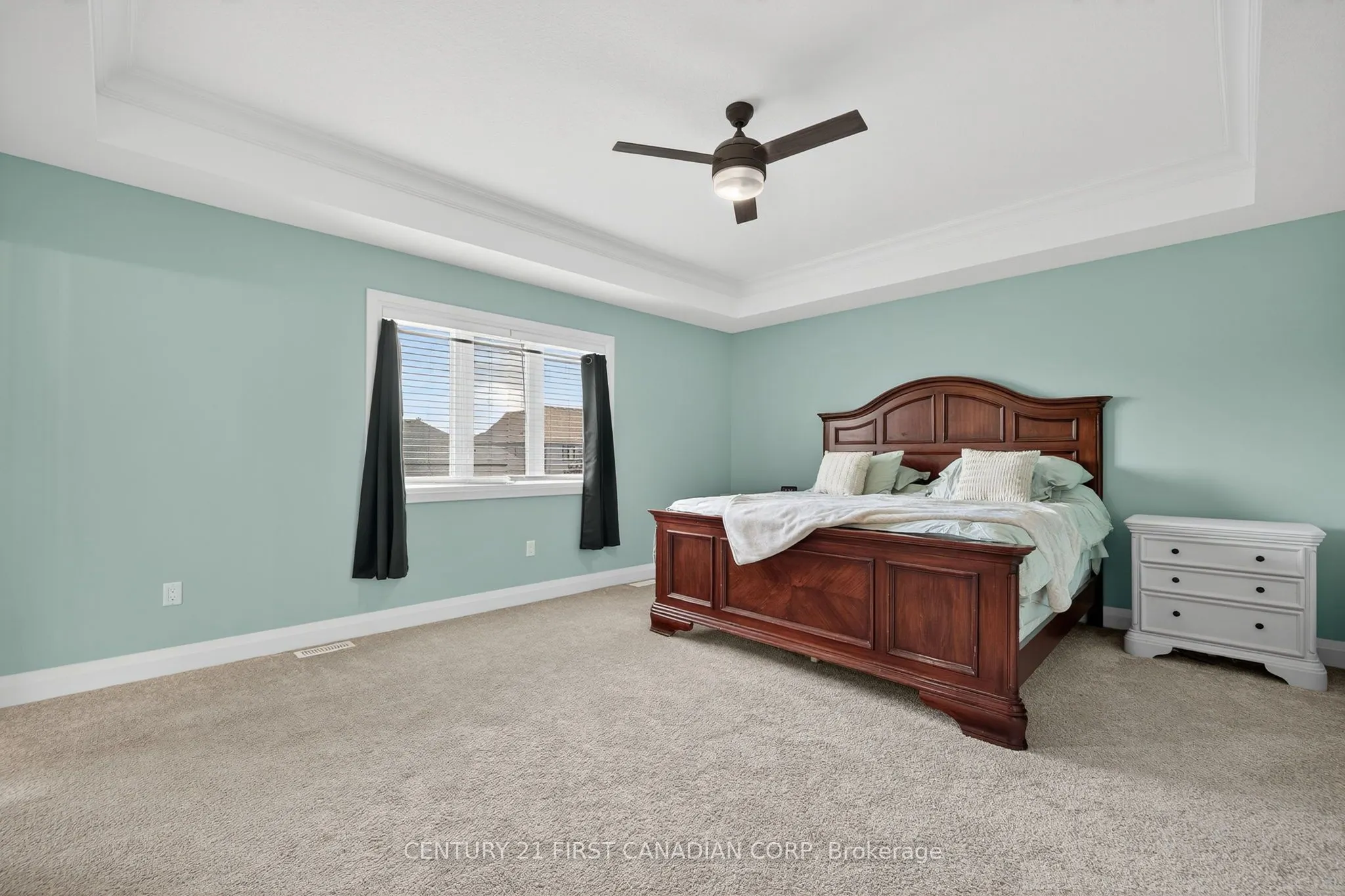 99 Thames Springs Crescent