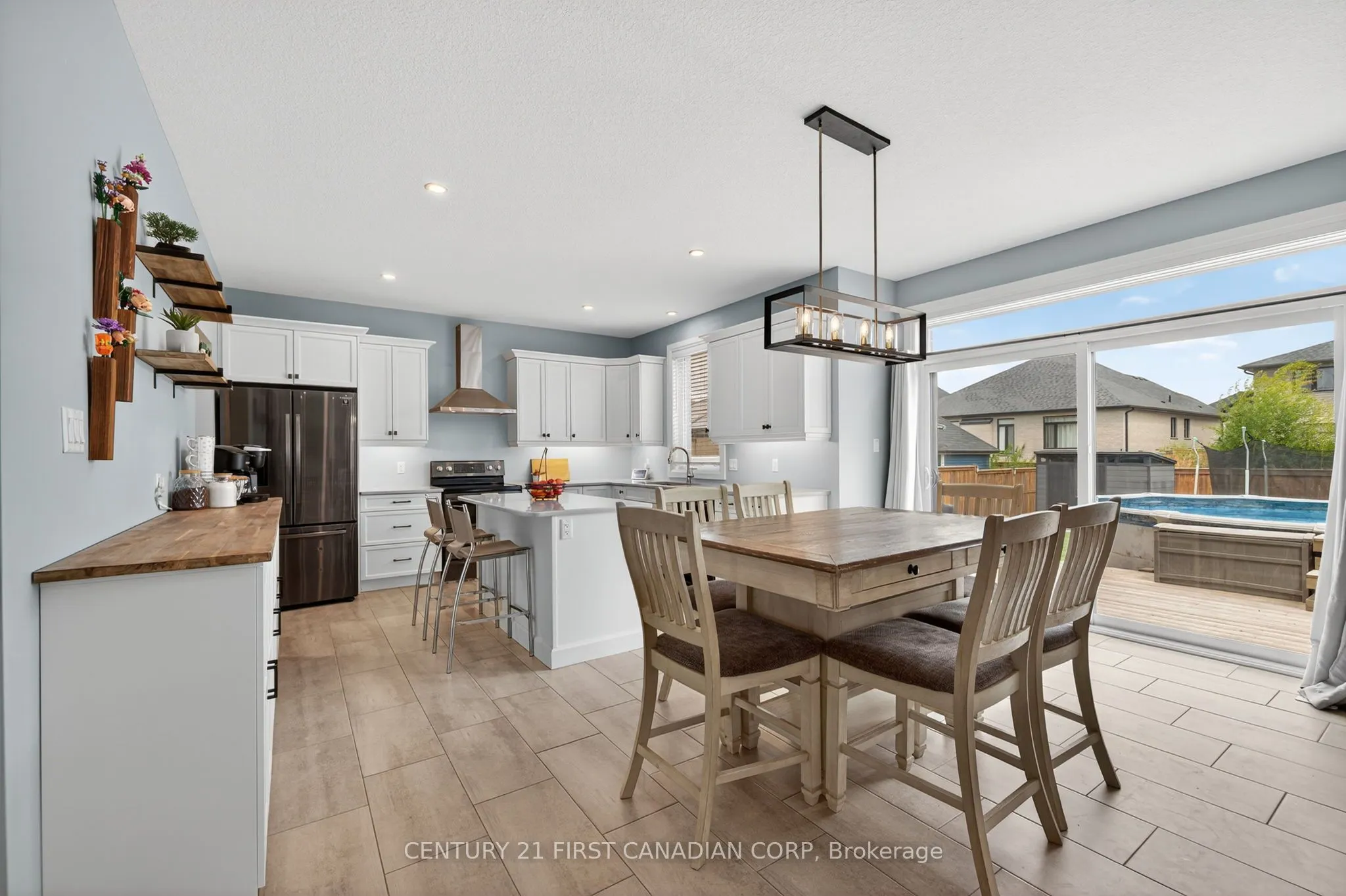 99 Thames Springs Crescent