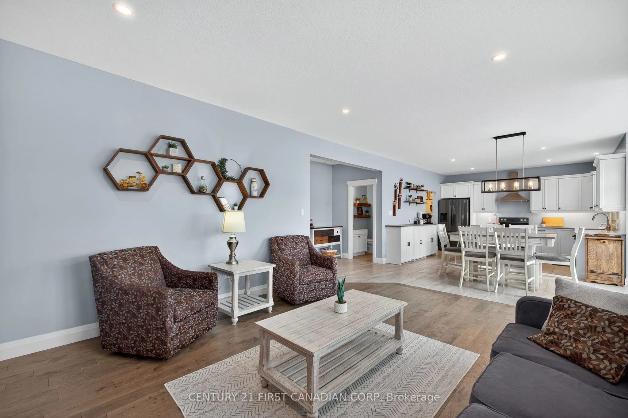 99 Thames Springs Crescent