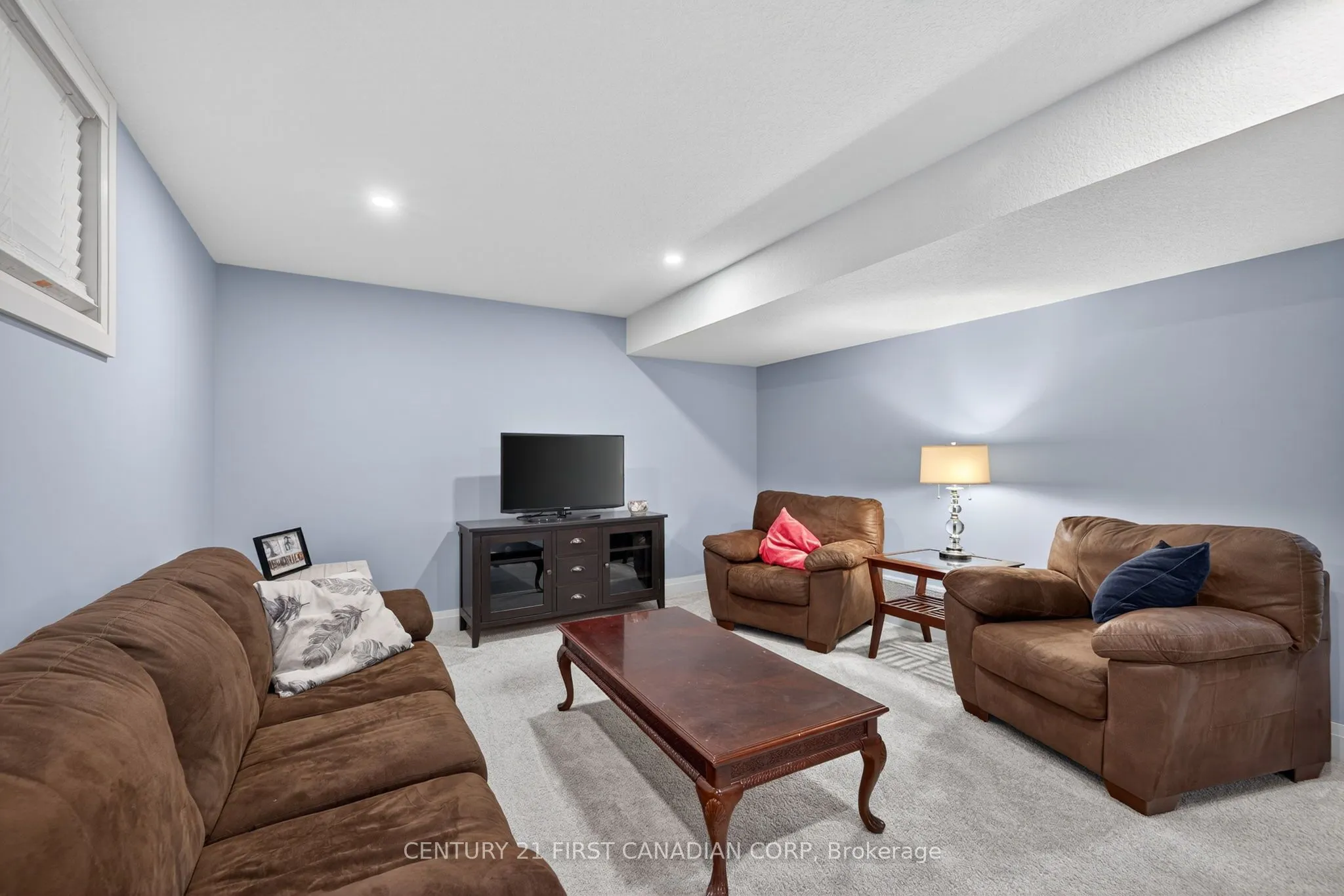 99 Thames Springs Crescent