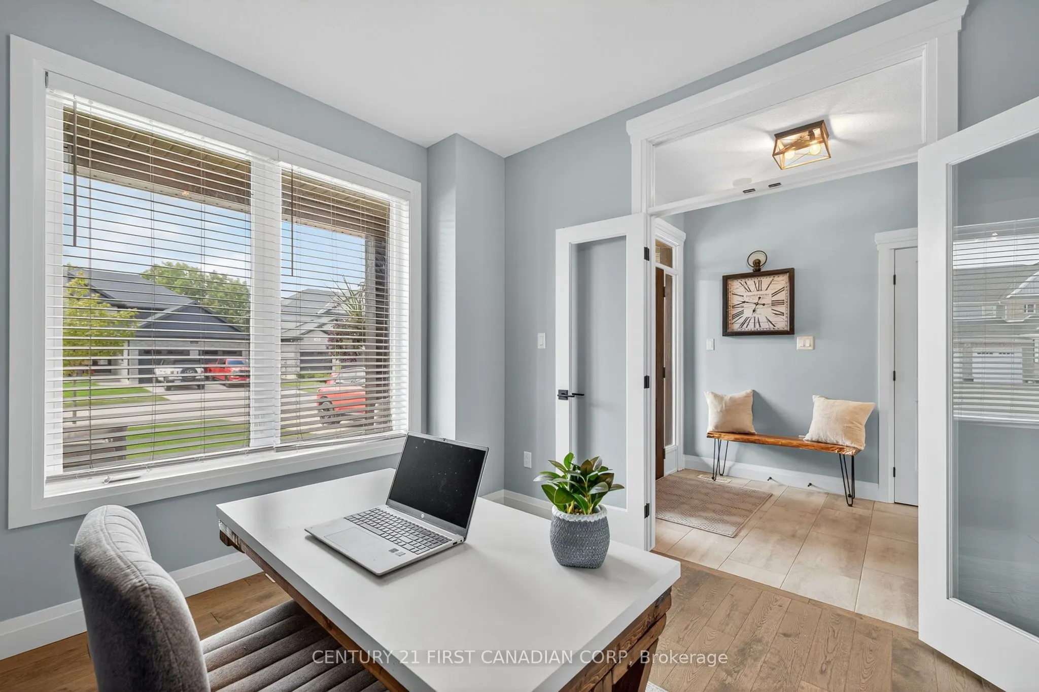 99 Thames Springs Crescent