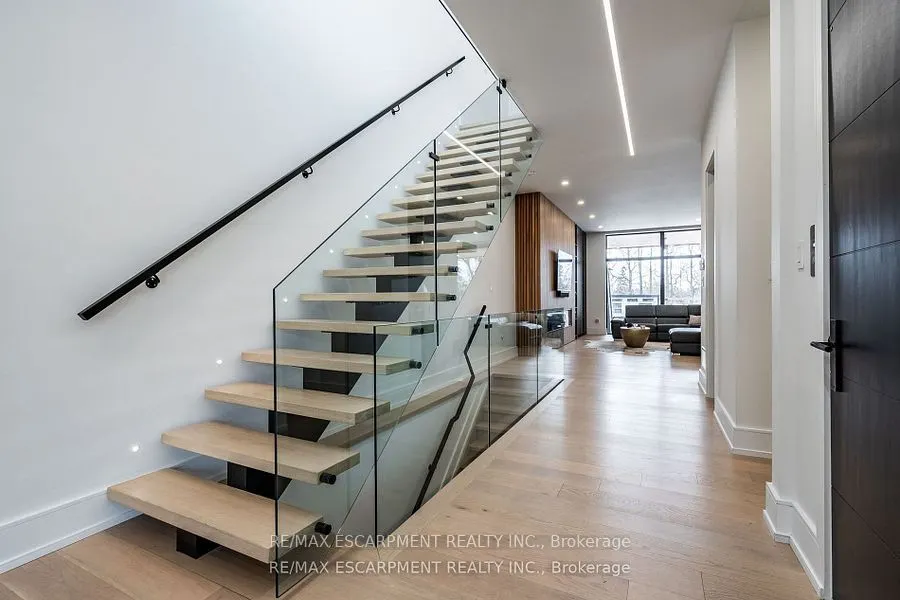 86 Valleyview Drive