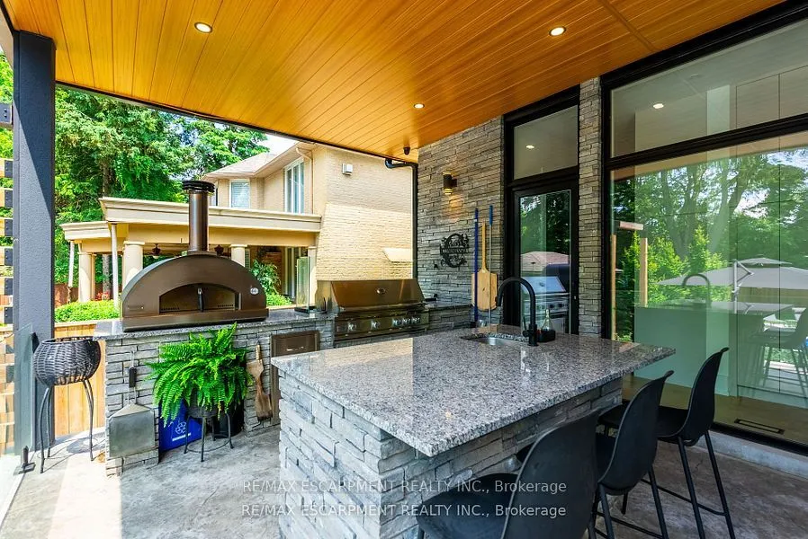 86 Valleyview Drive