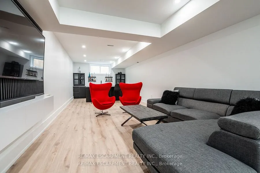 86 Valleyview Drive
