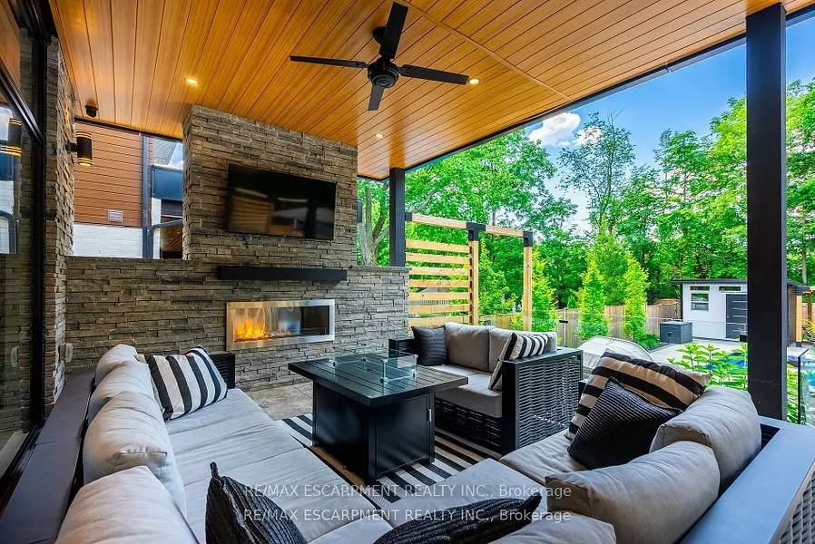 86 Valleyview Drive