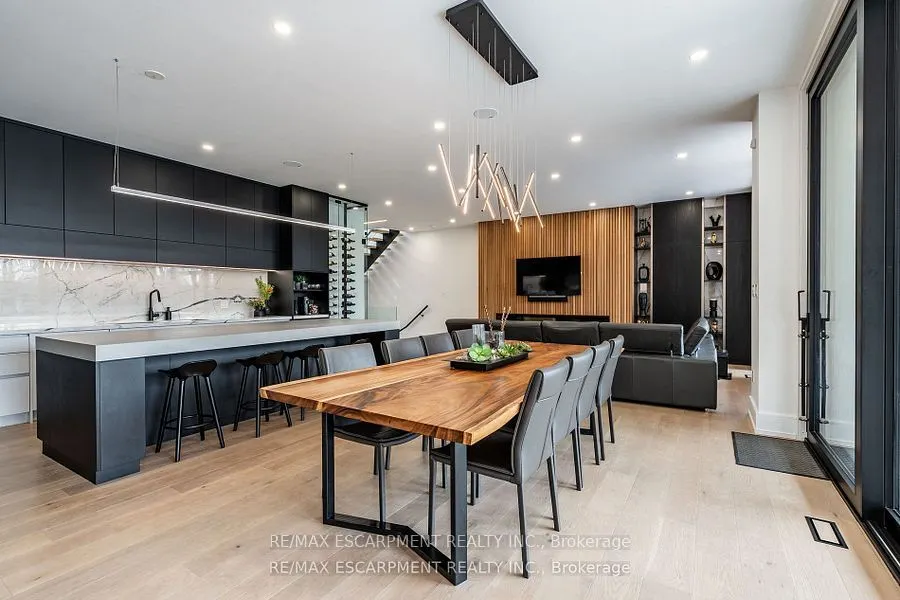 86 Valleyview Drive