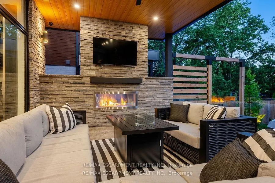 86 Valleyview Drive