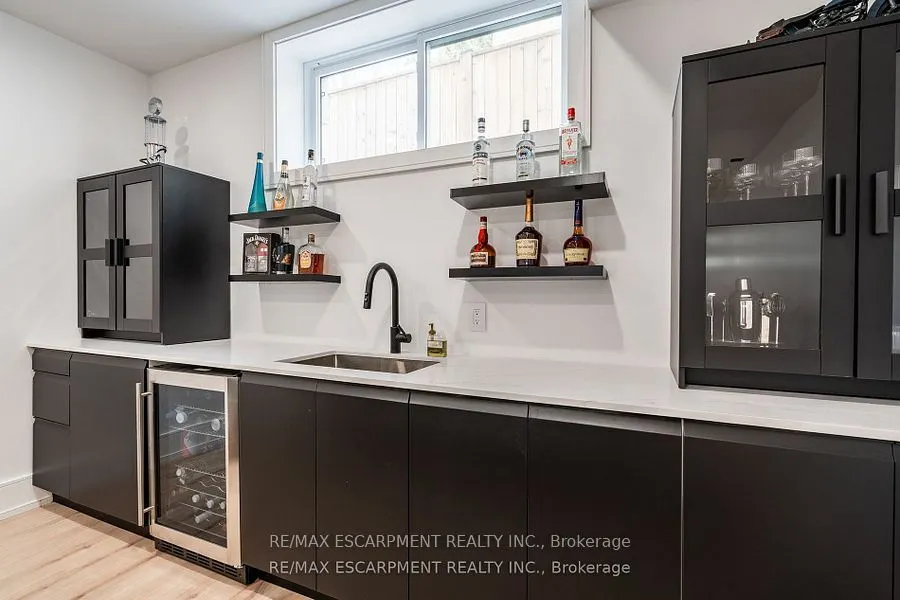 86 Valleyview Drive