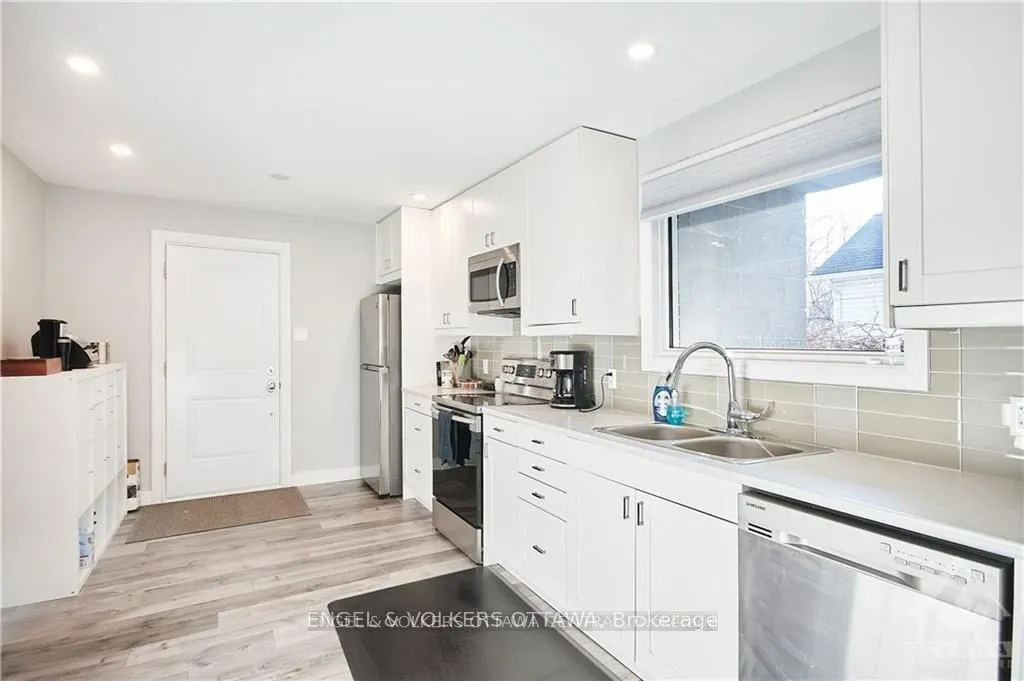 43 CLARENDON Avenue