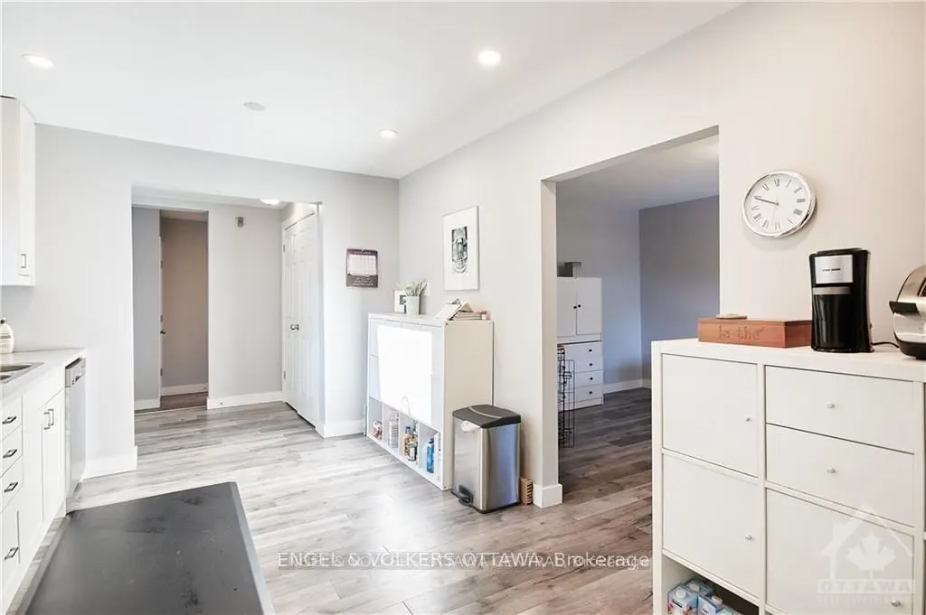 43 CLARENDON Avenue
