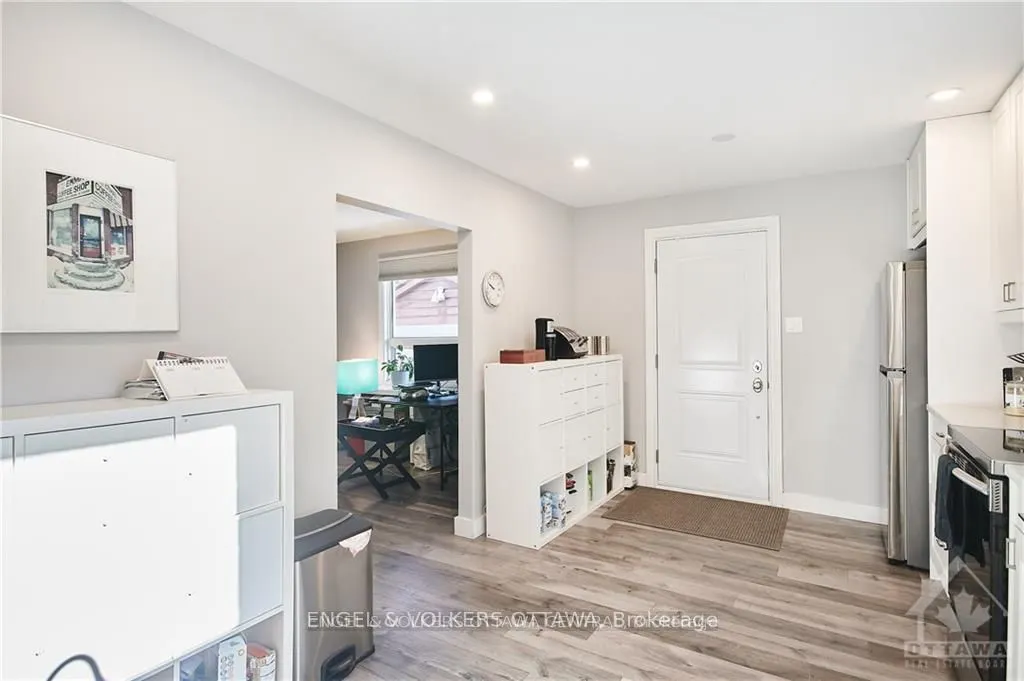 43 CLARENDON Avenue