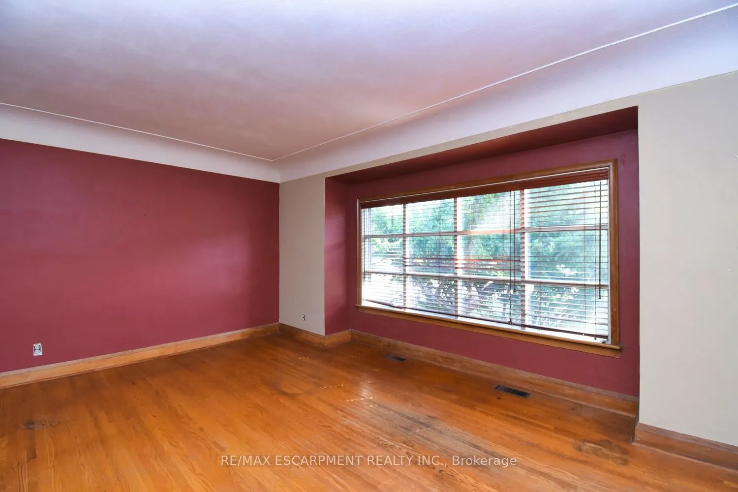 394 Upper Ottawa Street