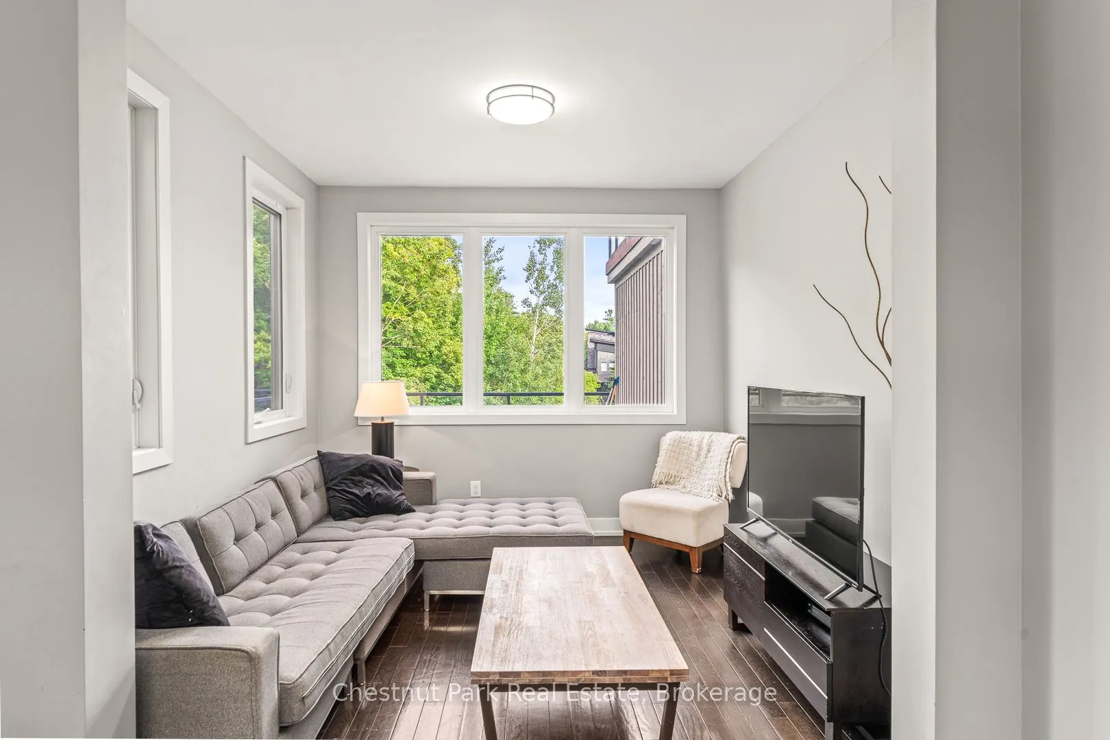 65 Rockmount Crescent