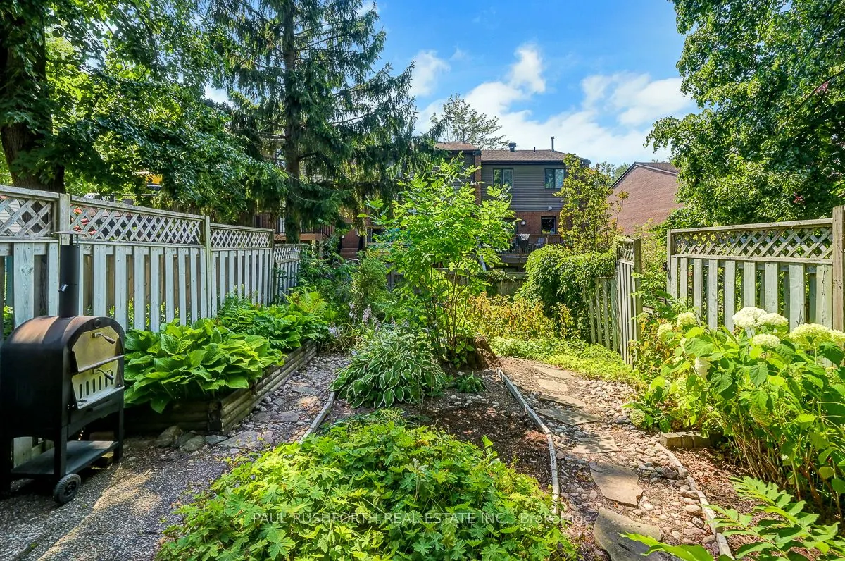 16 Oakley Avenue