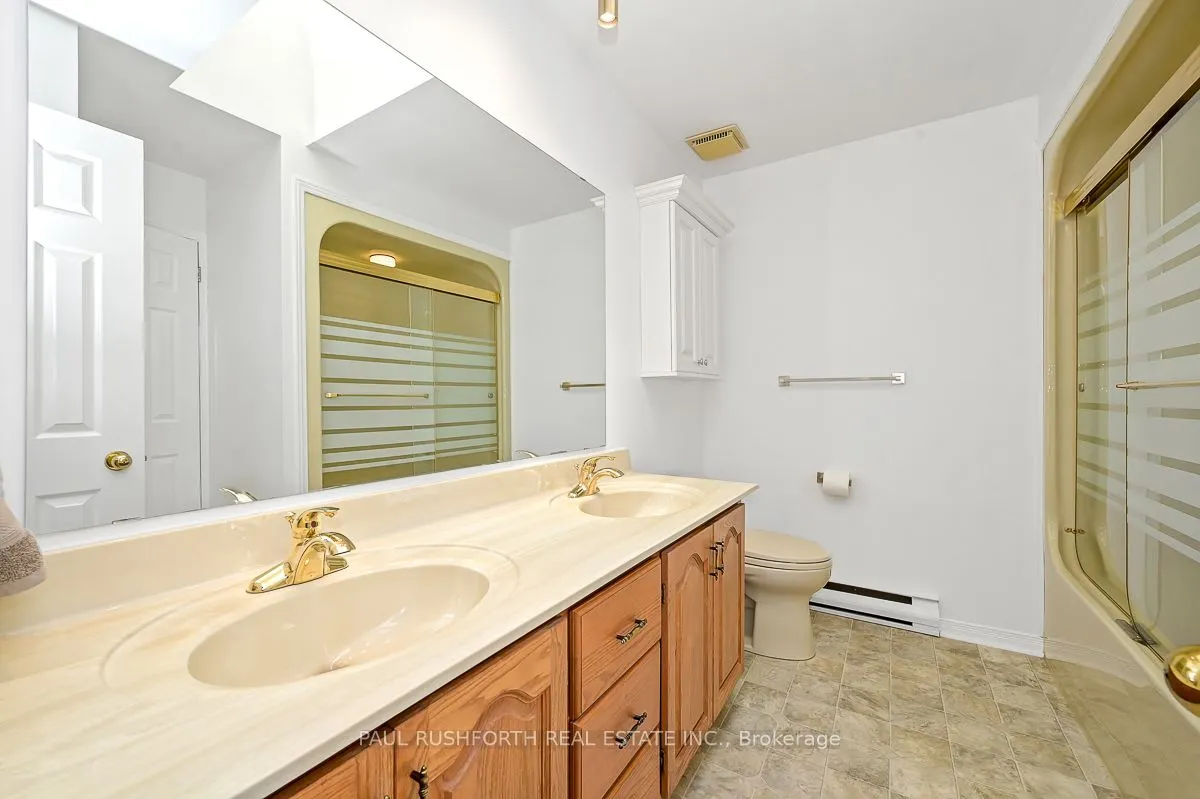 16 Oakley Avenue