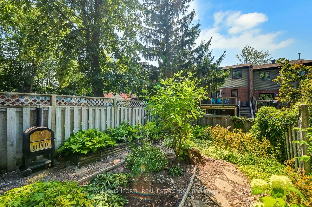 16 Oakley Avenue
