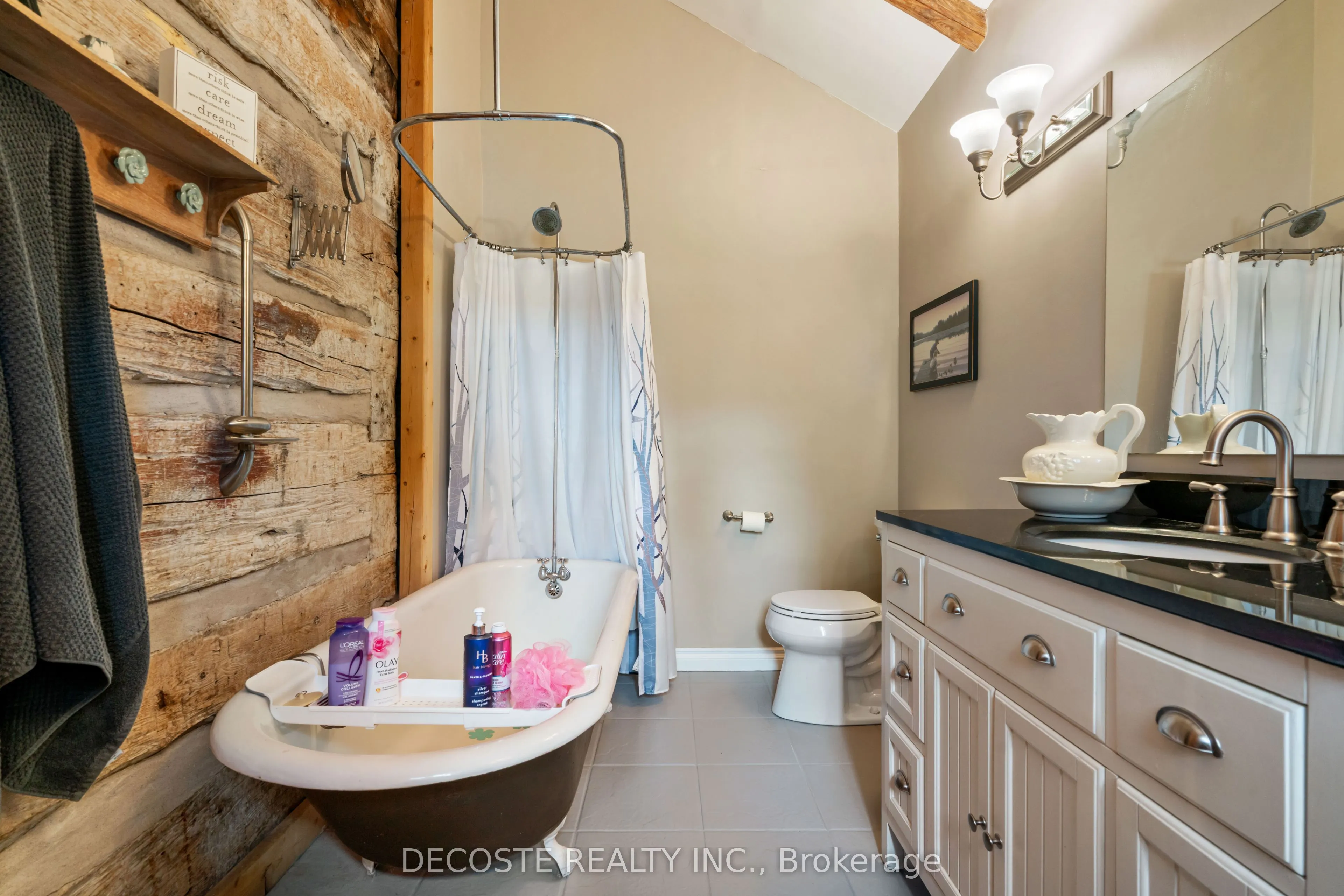 21695 Laggan-Glenelg Road