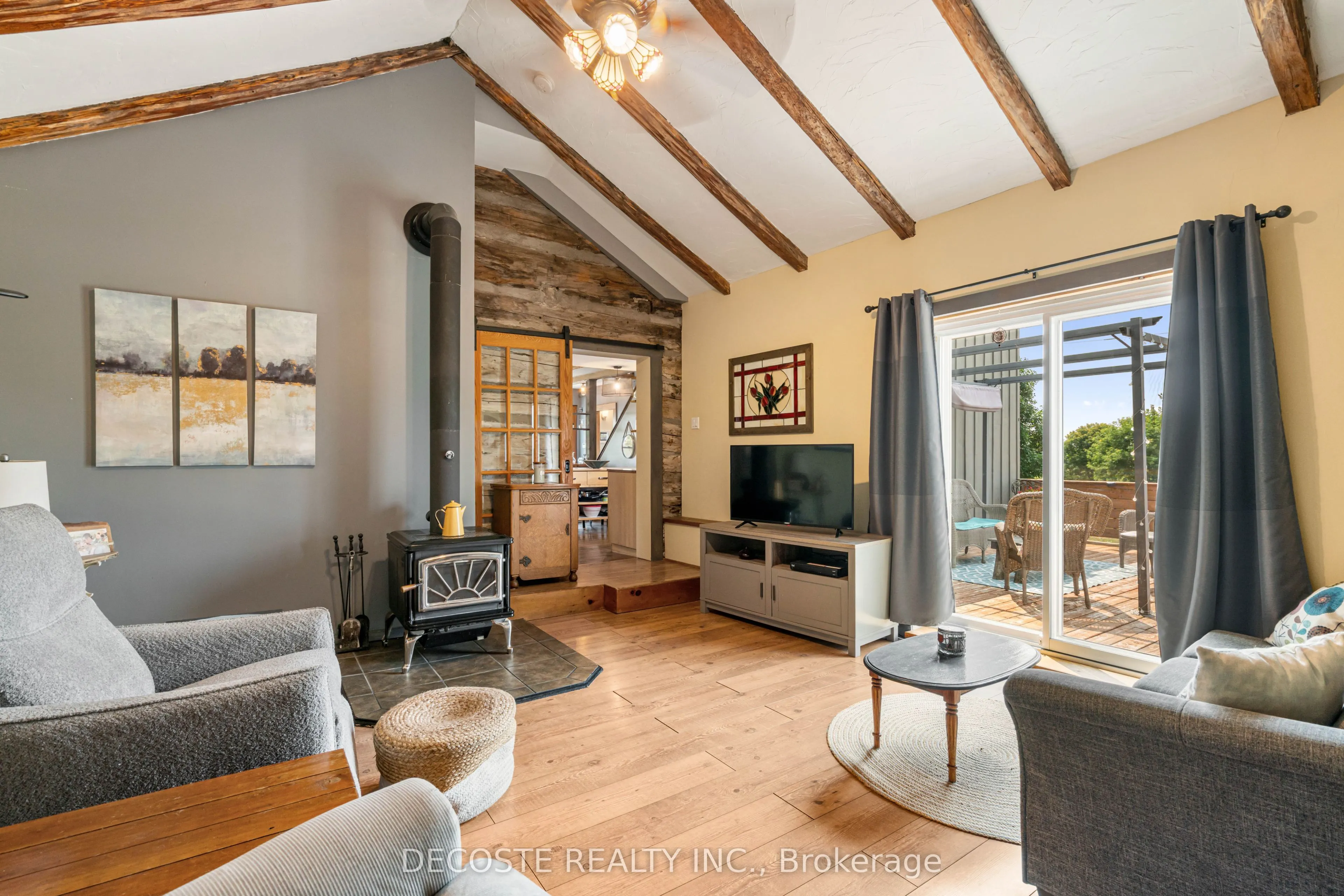 21695 Laggan-Glenelg Road