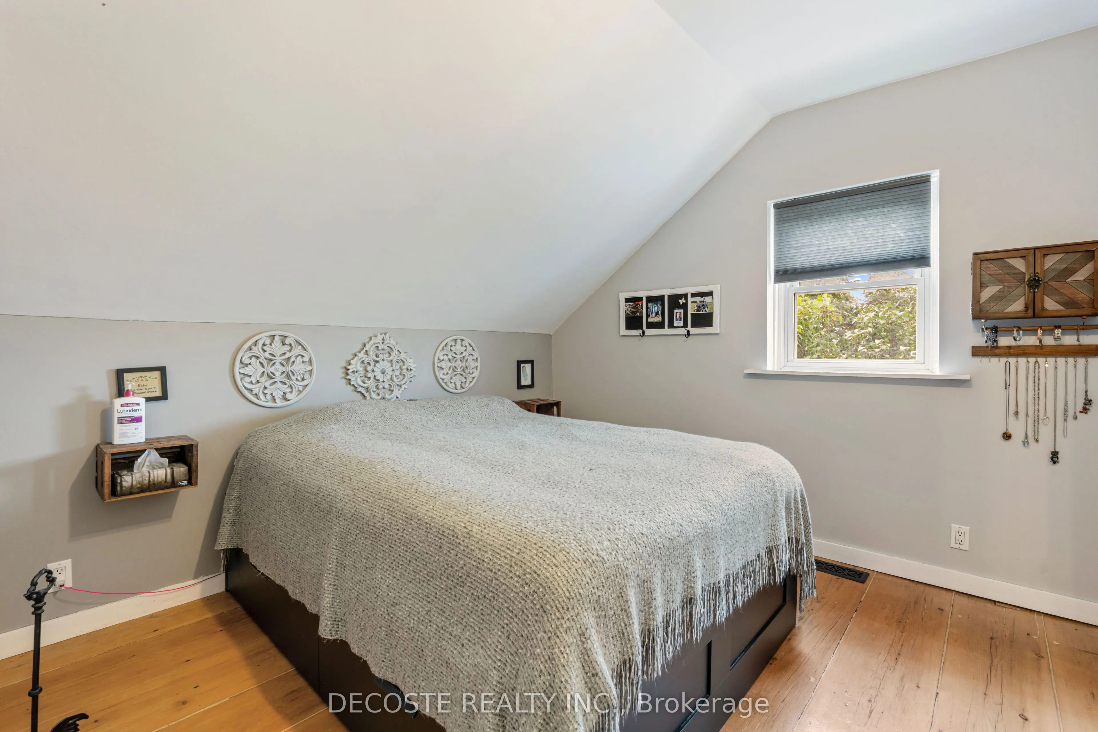 21695 Laggan-Glenelg Road