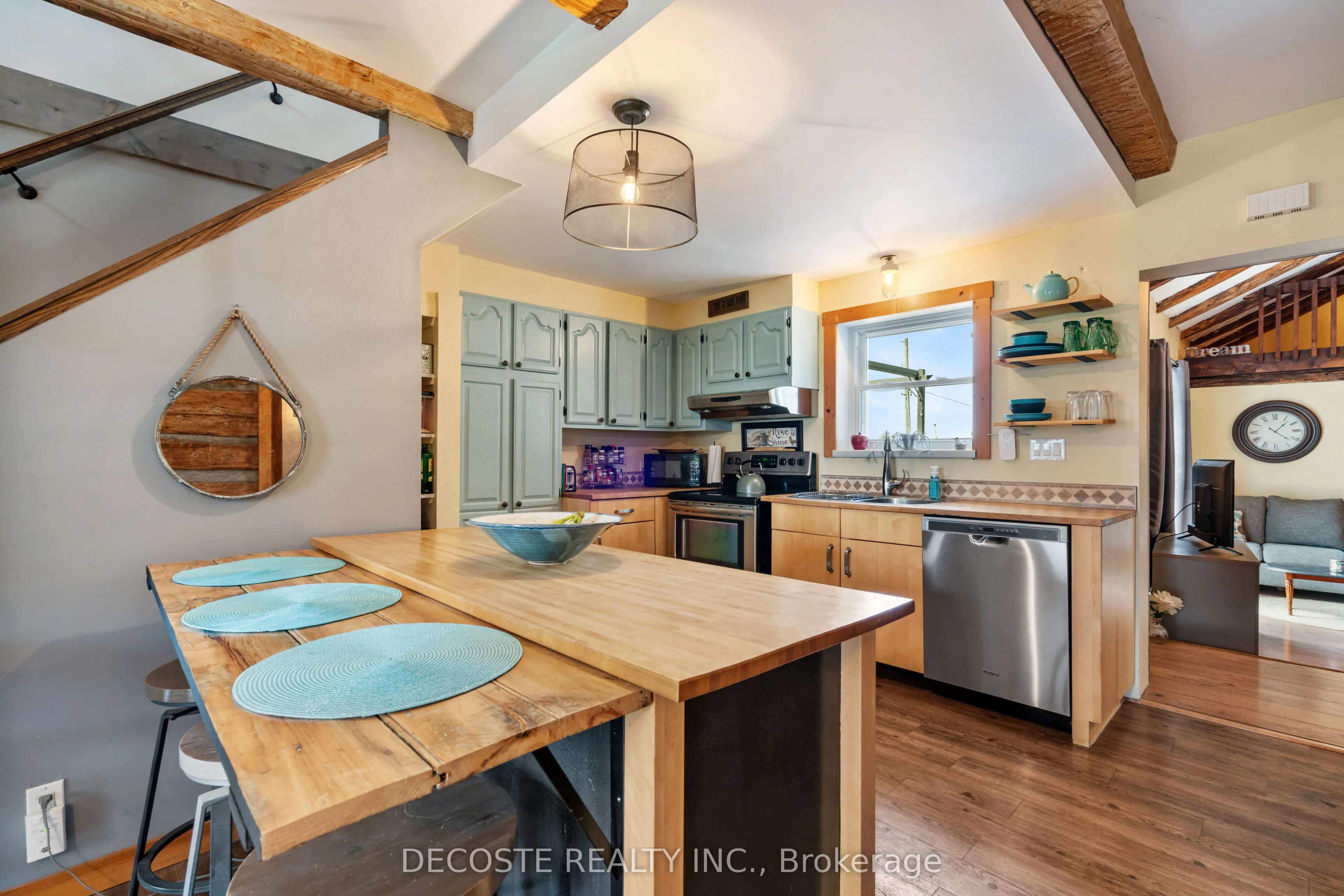 21695 Laggan-Glenelg Road