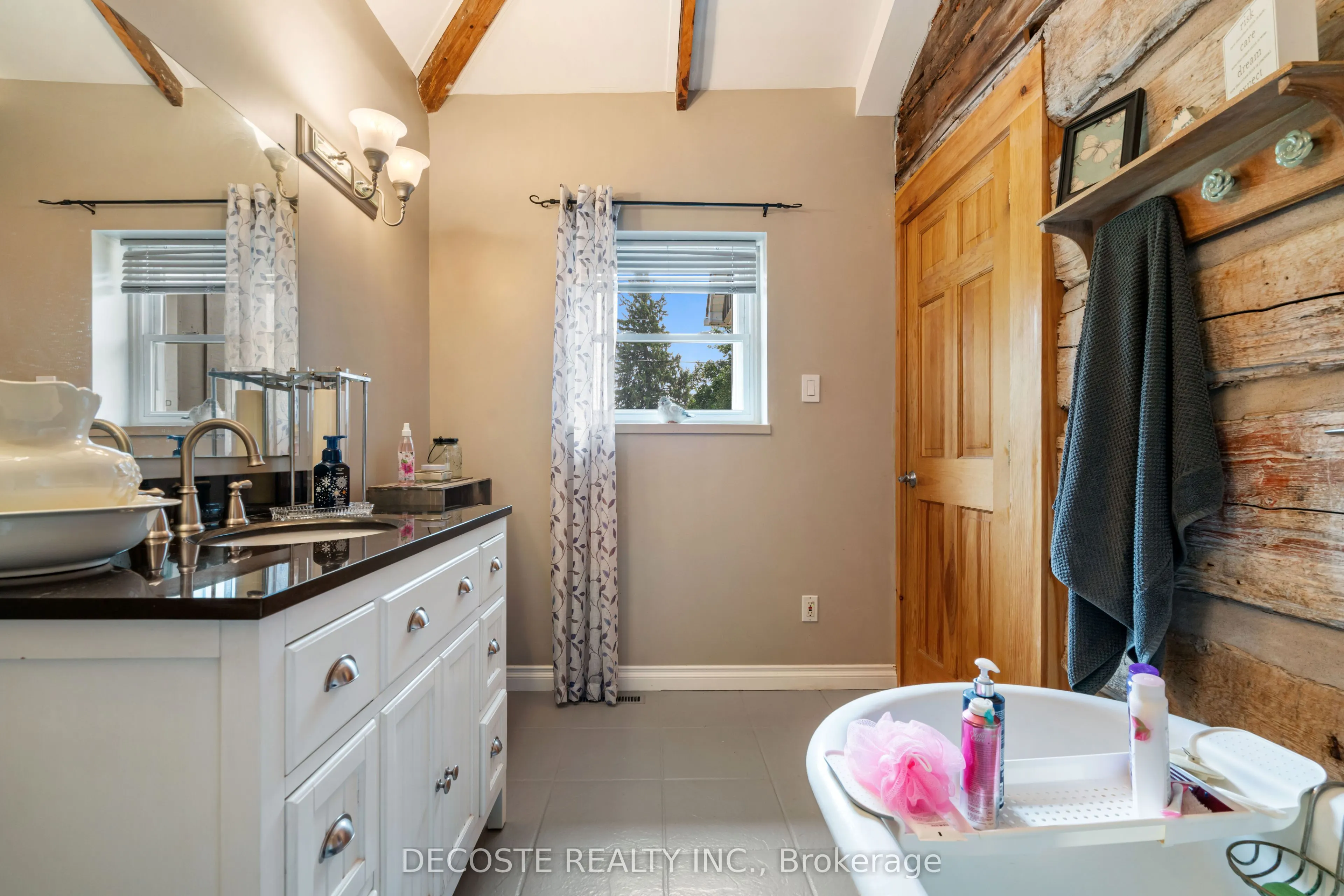 21695 Laggan-Glenelg Road