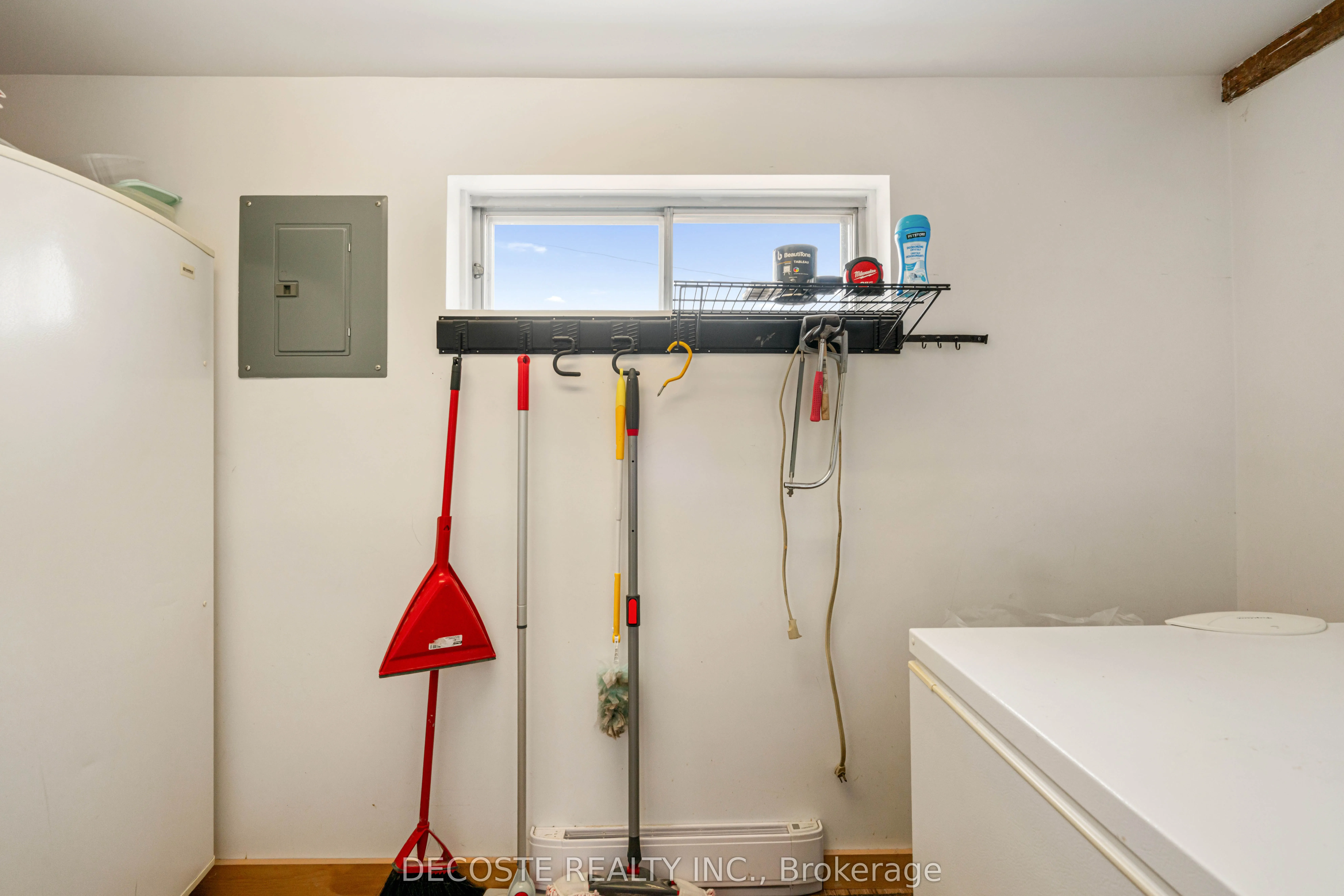 21695 Laggan-Glenelg Road
