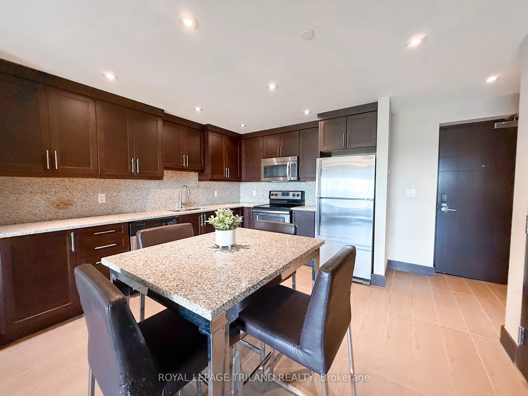 1235 RICHMOND Street, #806