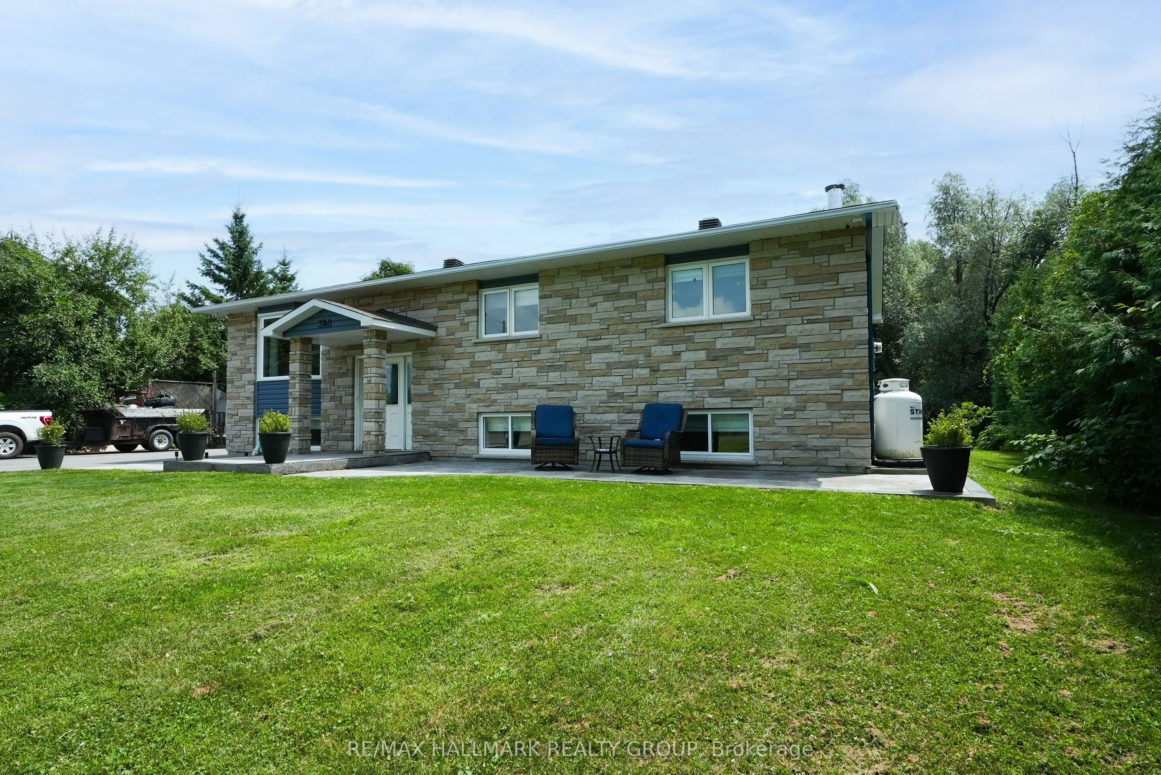 3740 Louiseize Road