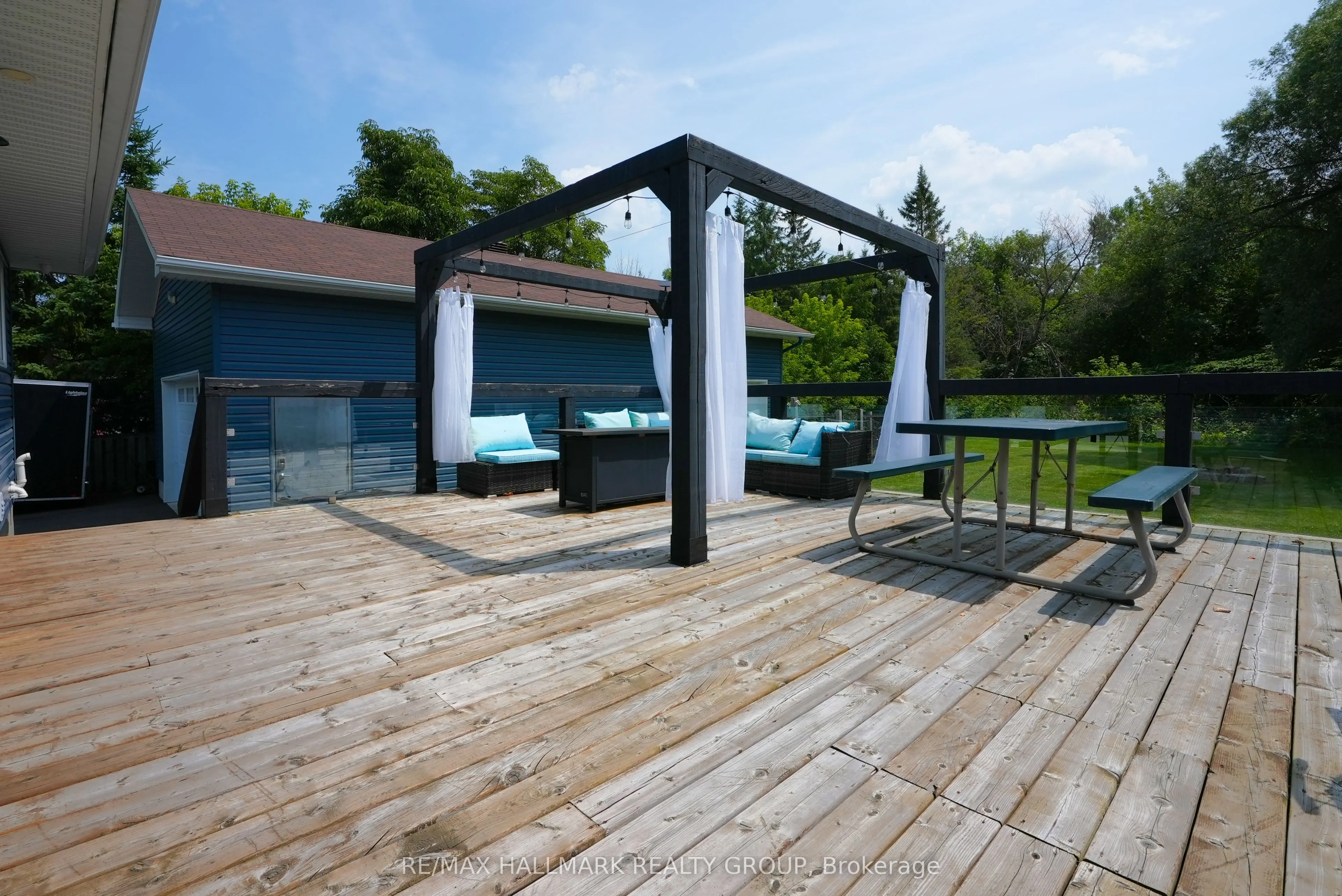 3740 Louiseize Road