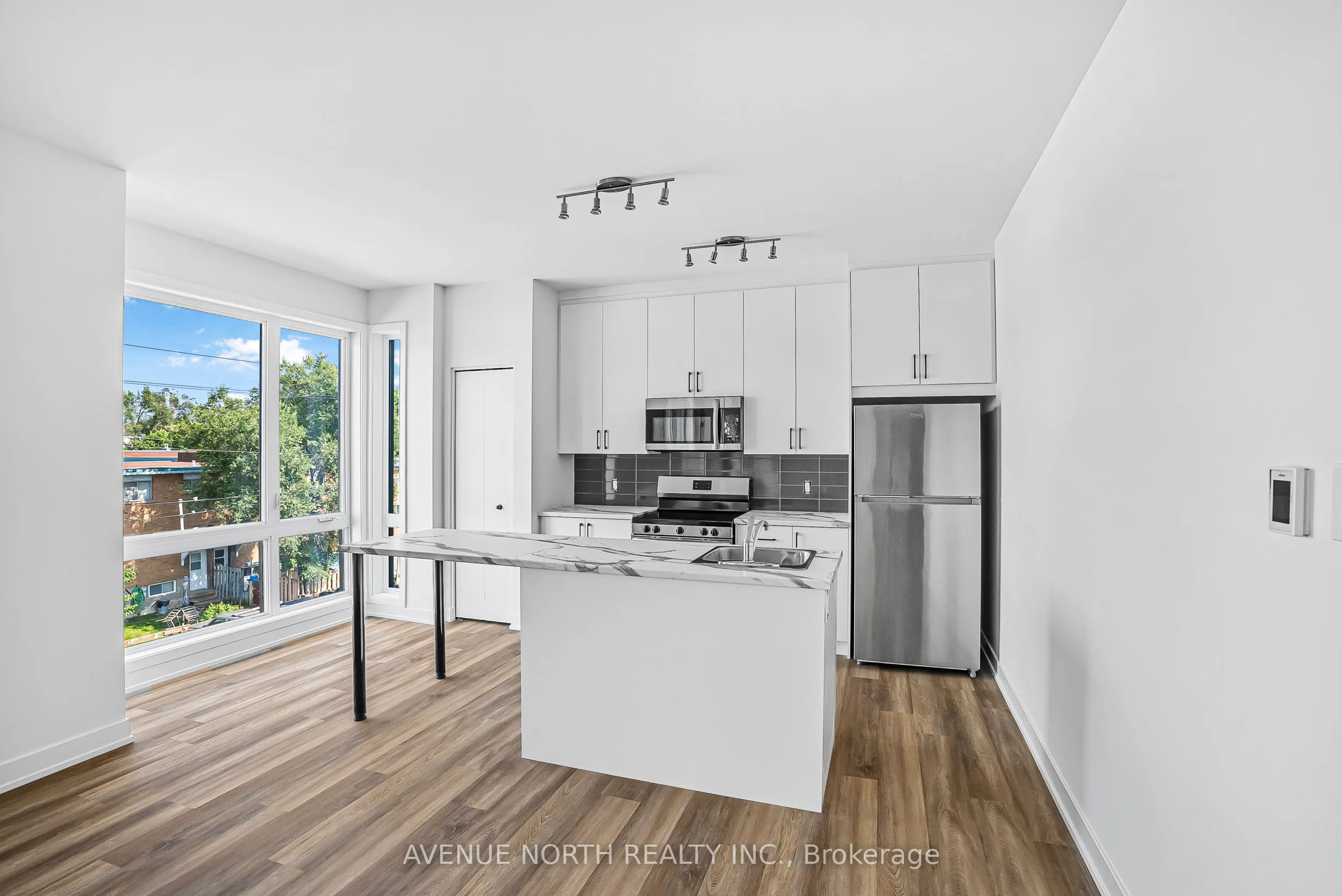 391 Dieppe Street, #06
