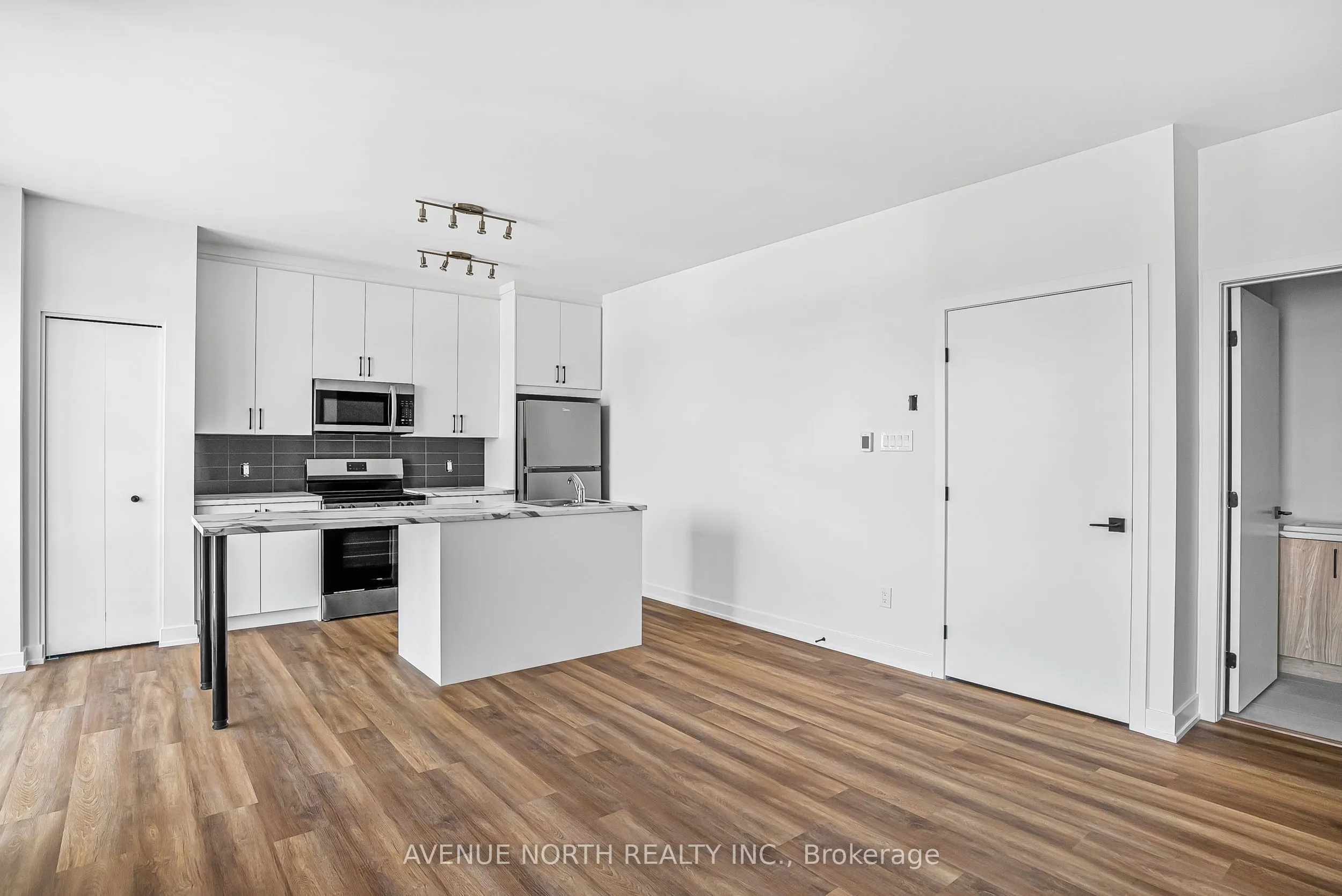 391 Dieppe Street, #06
