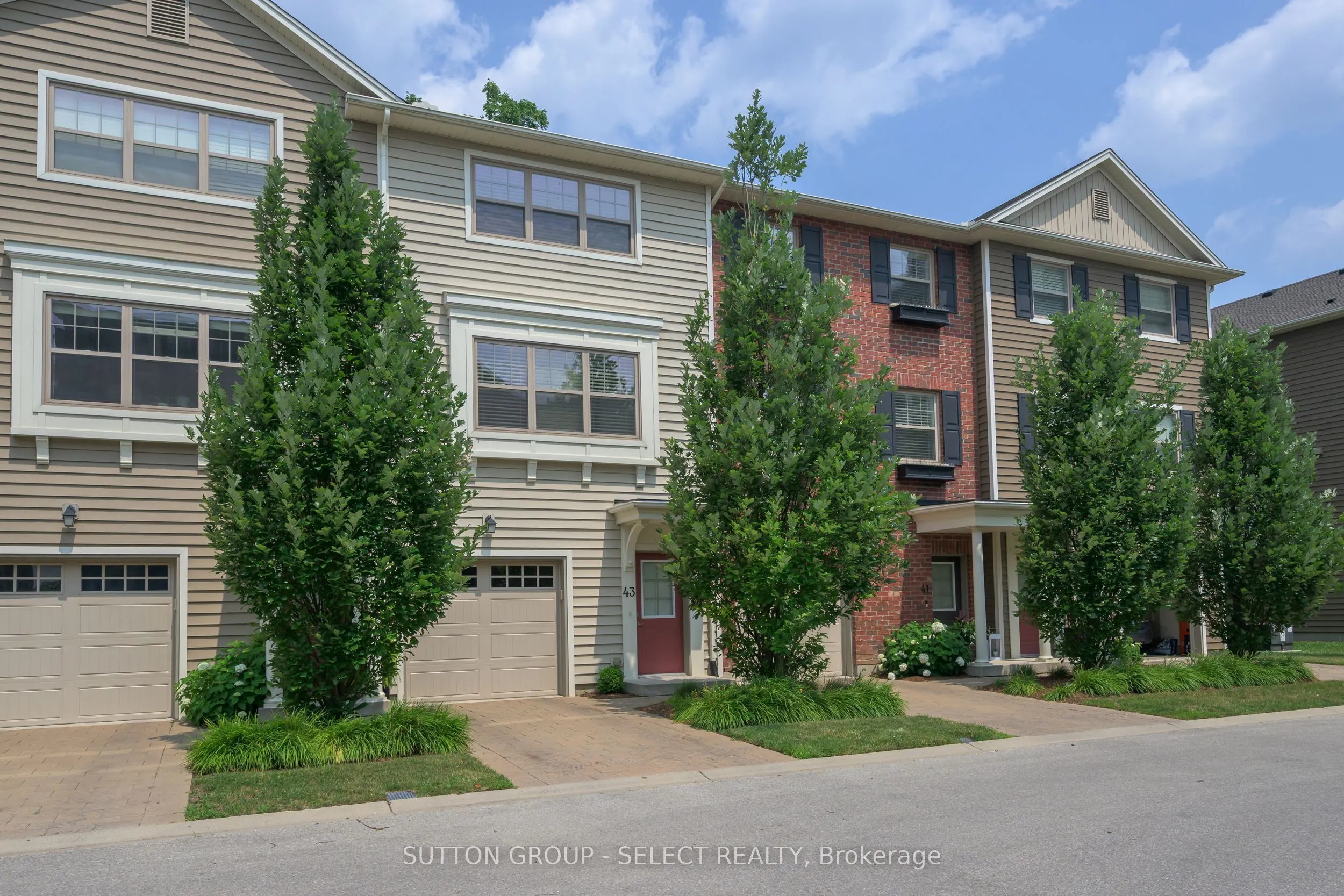 1040 Coronation Drive, #43