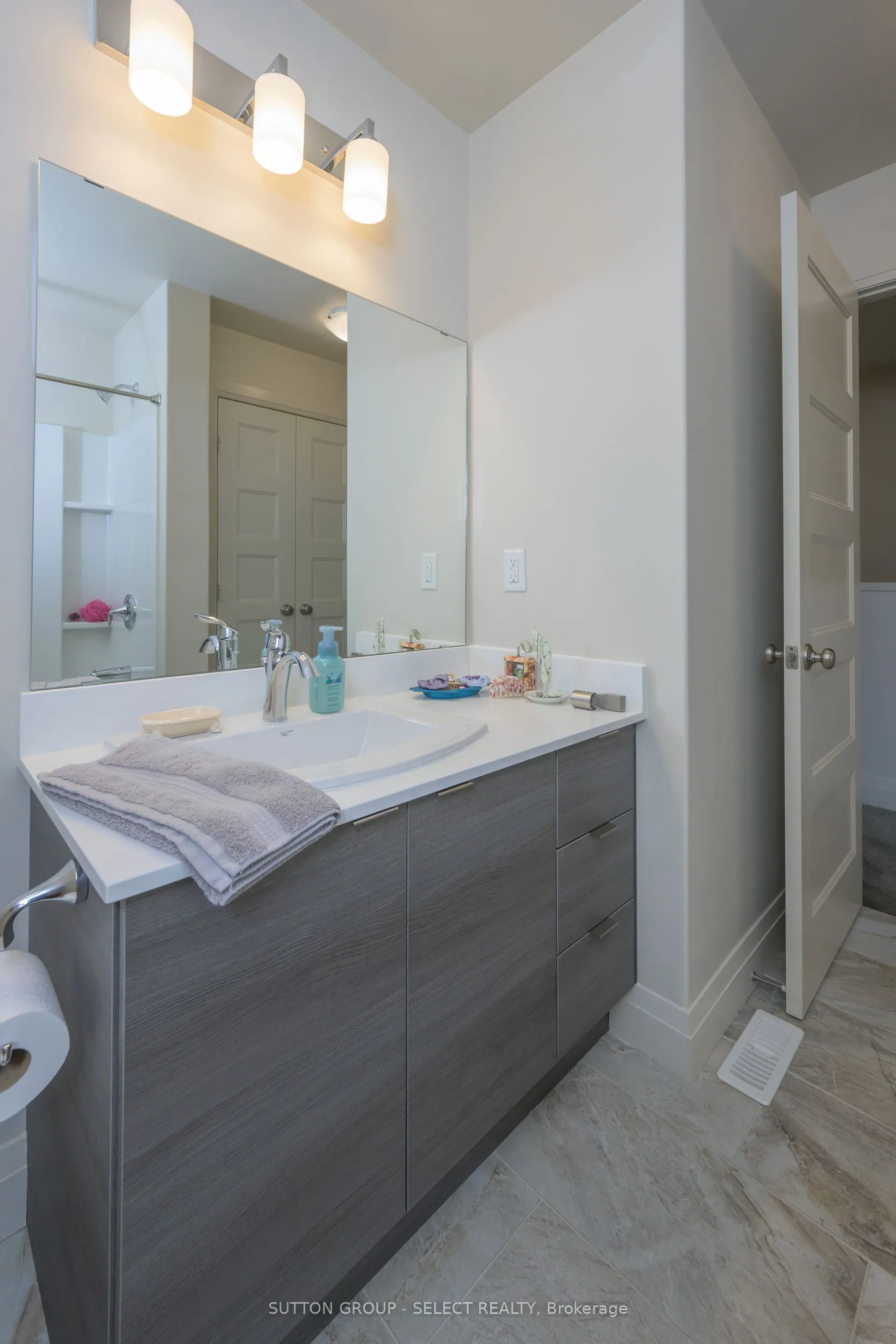 1040 Coronation Drive, #43