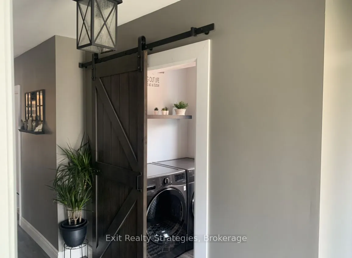 65 Tuxedo Avenue N